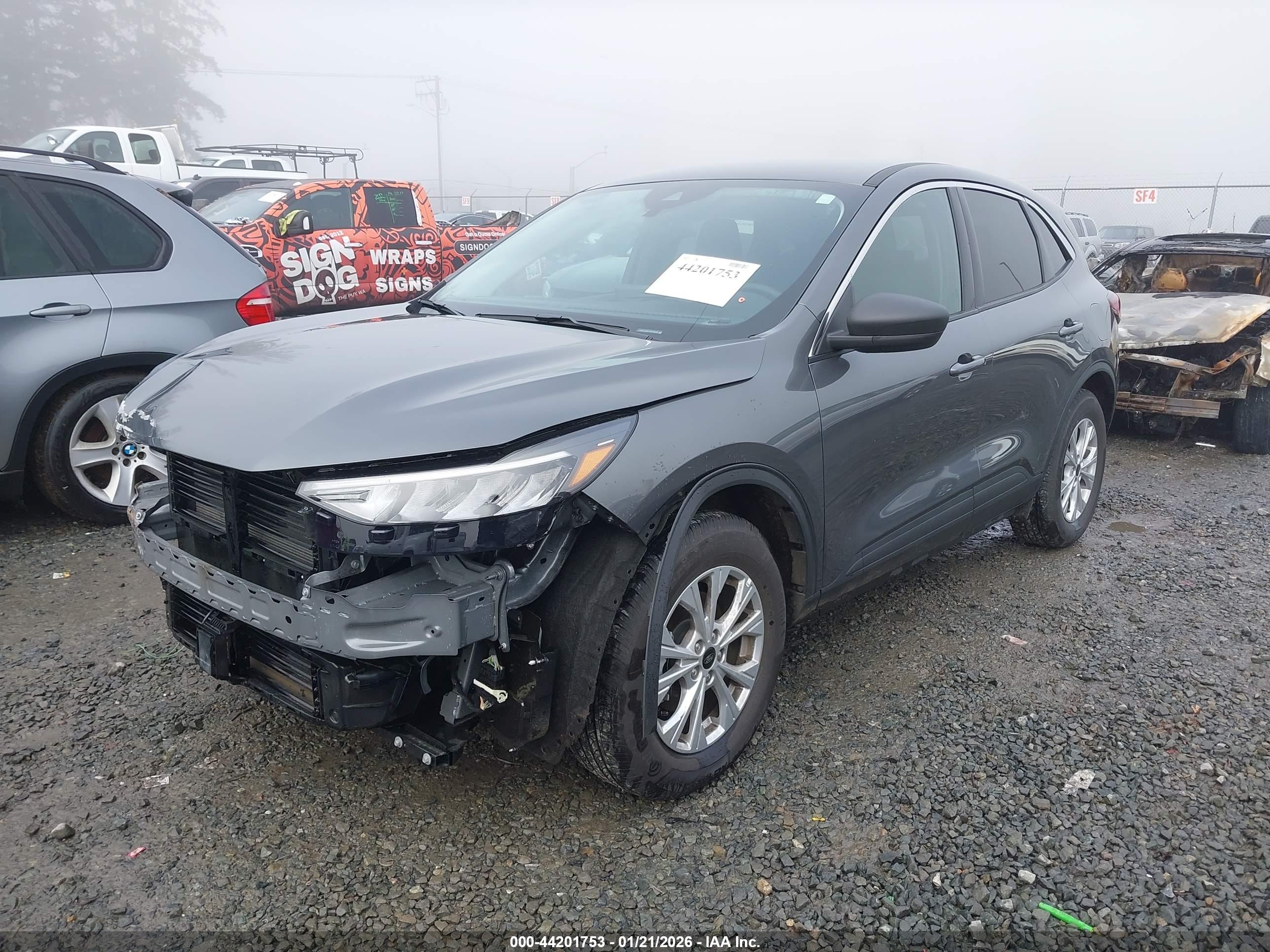 FORD ESCAPE image 2