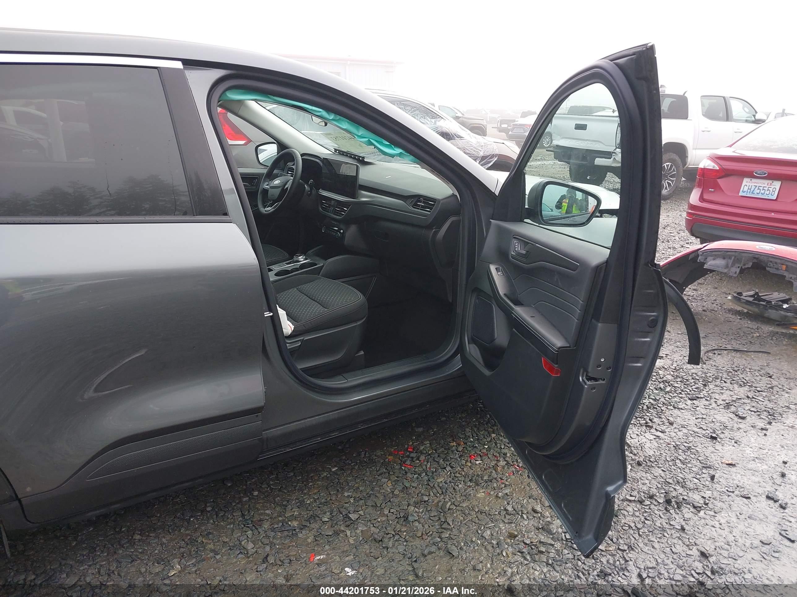 FORD ESCAPE image 5