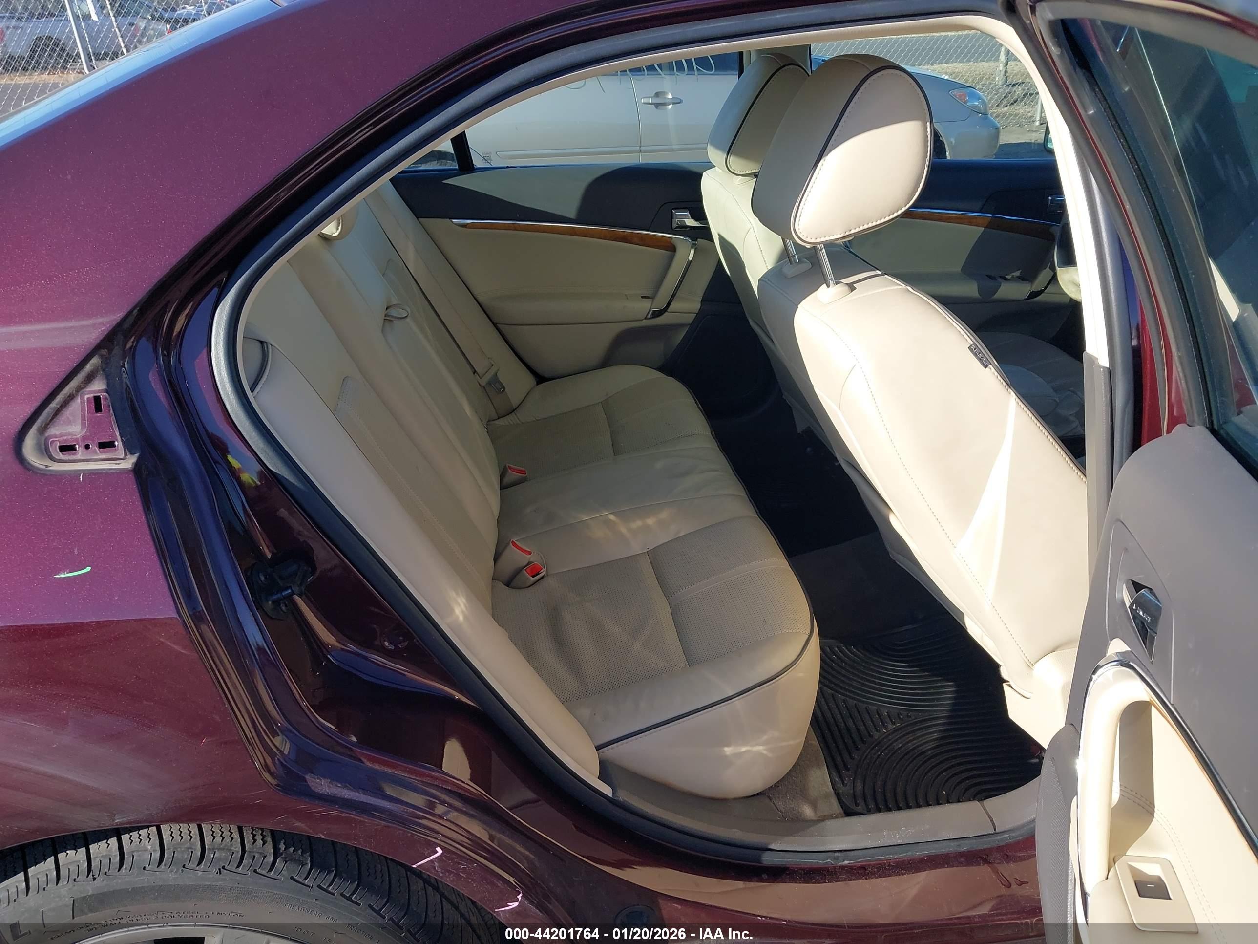 LINCOLN MKZ image 8
