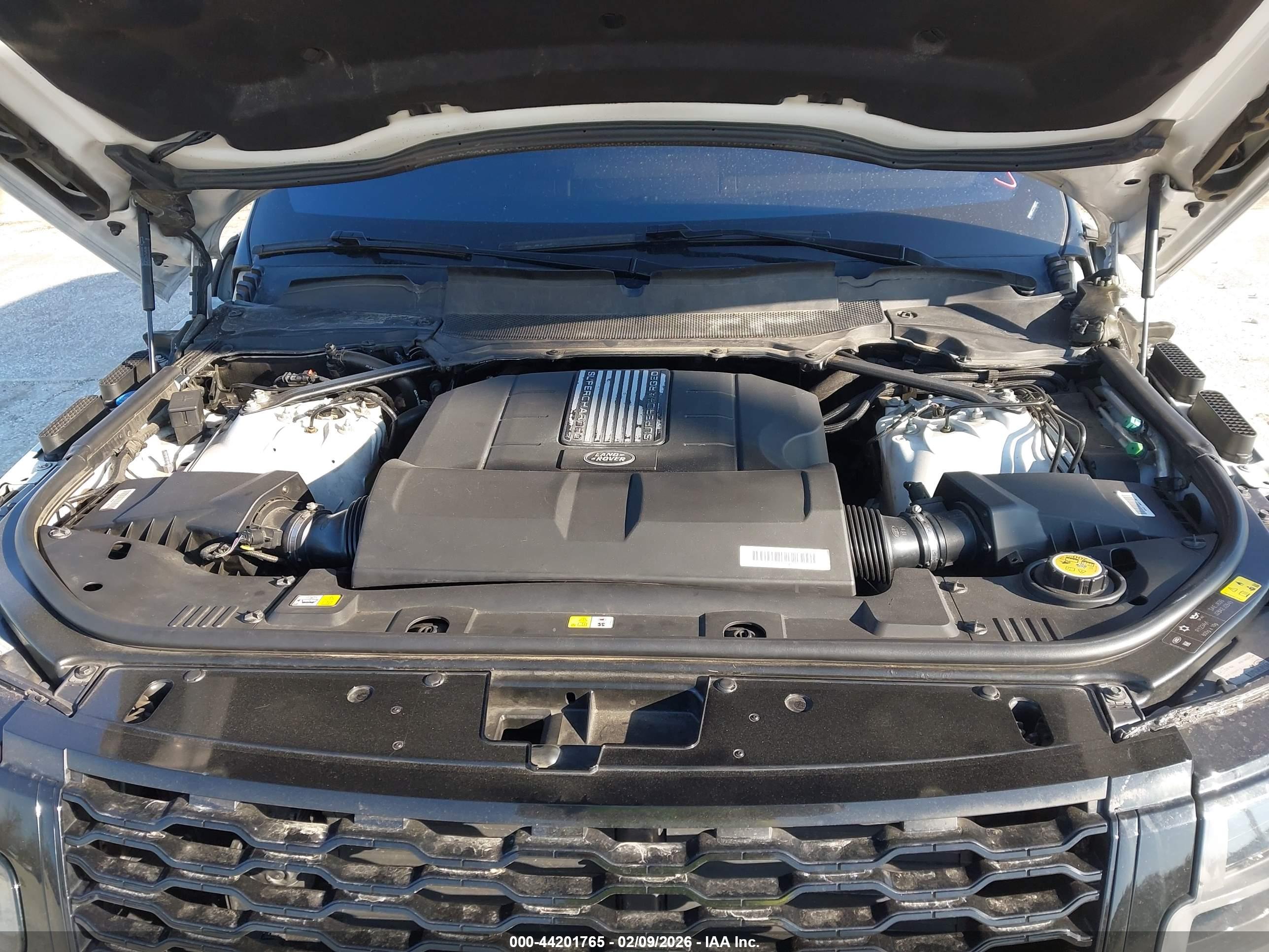 LAND ROVER image 10