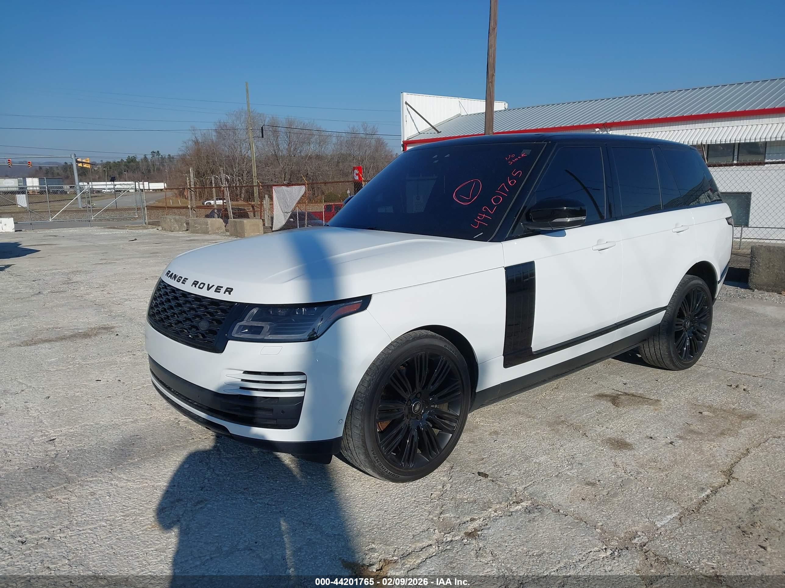 LAND ROVER image 2
