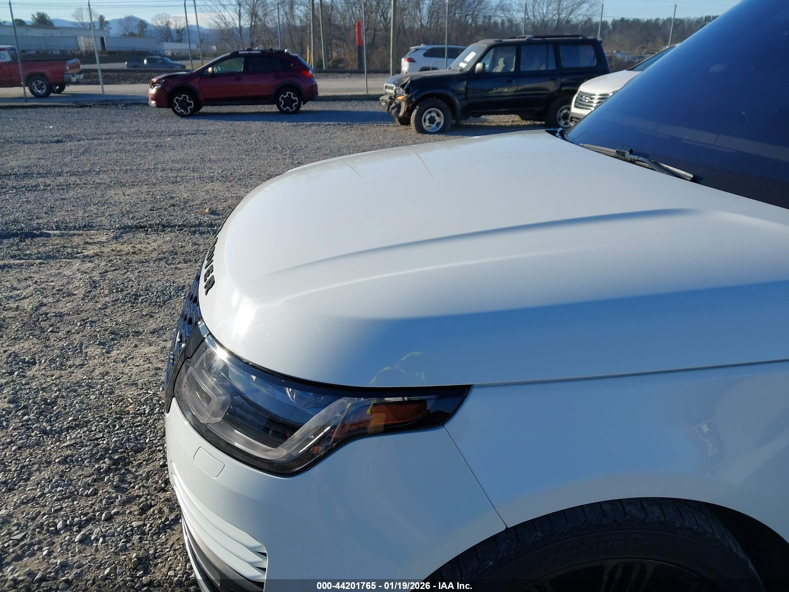 LAND ROVER image 6