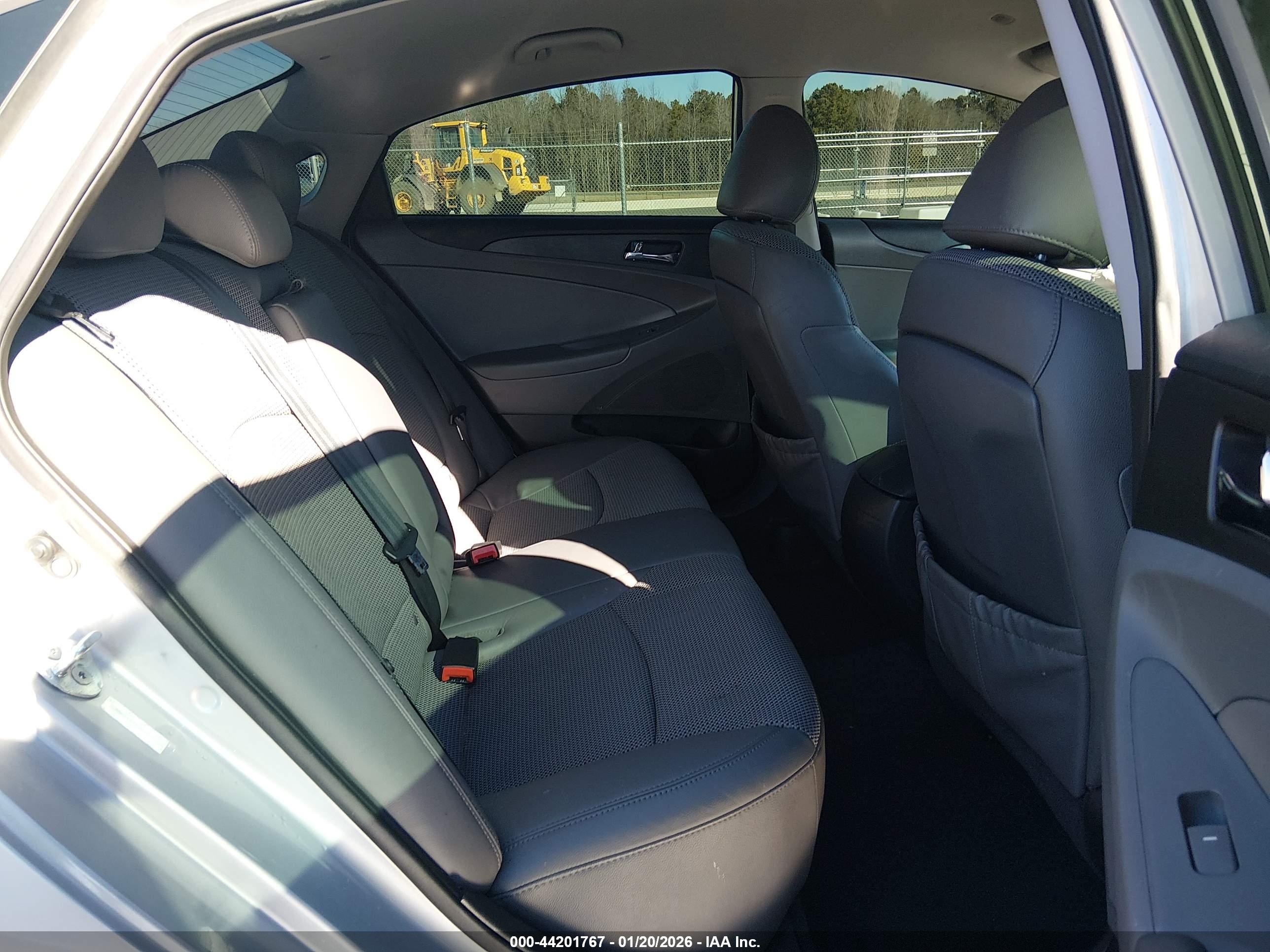 HYUNDAI SONATA image 8