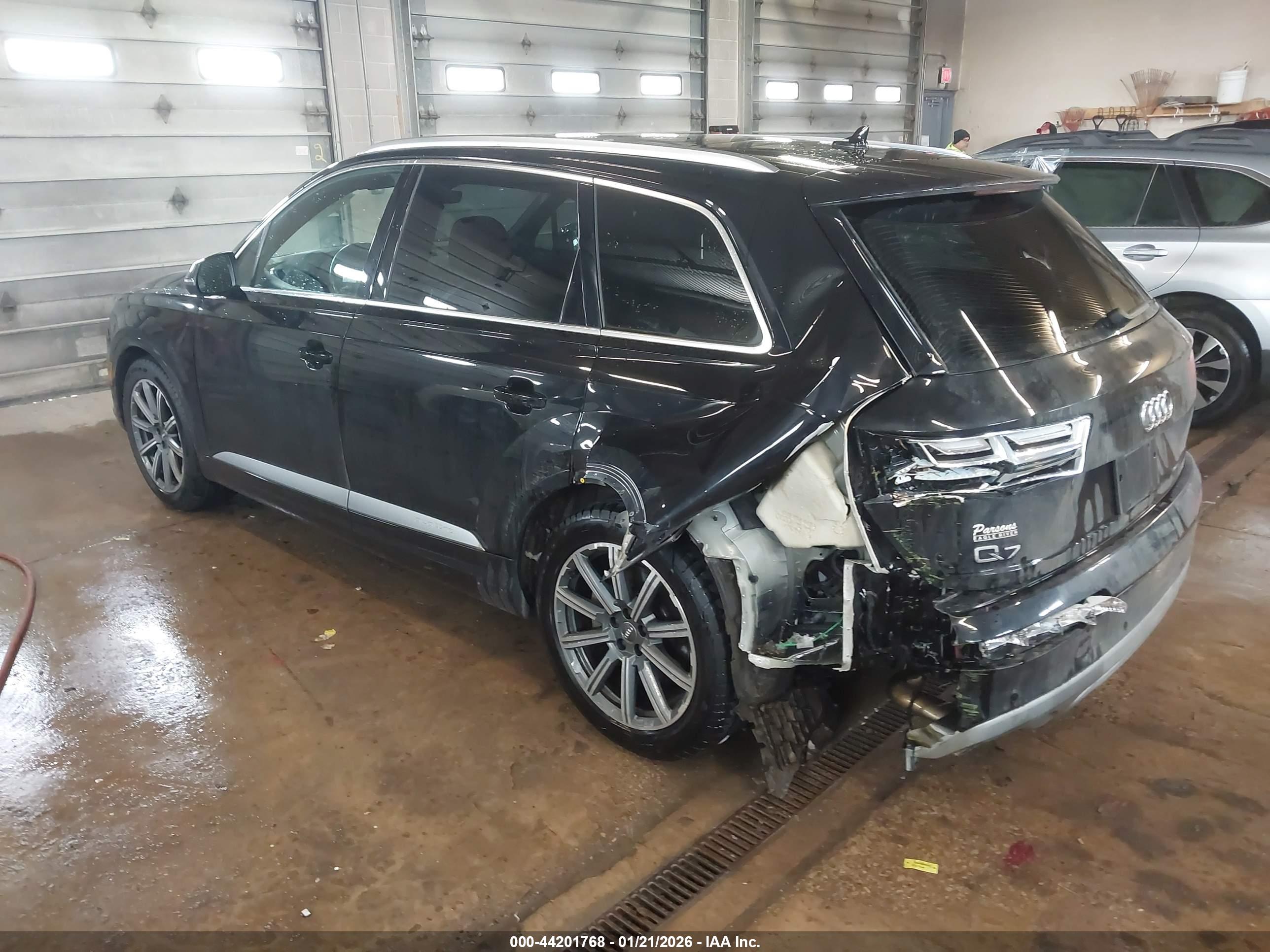 AUDI Q7 image 3