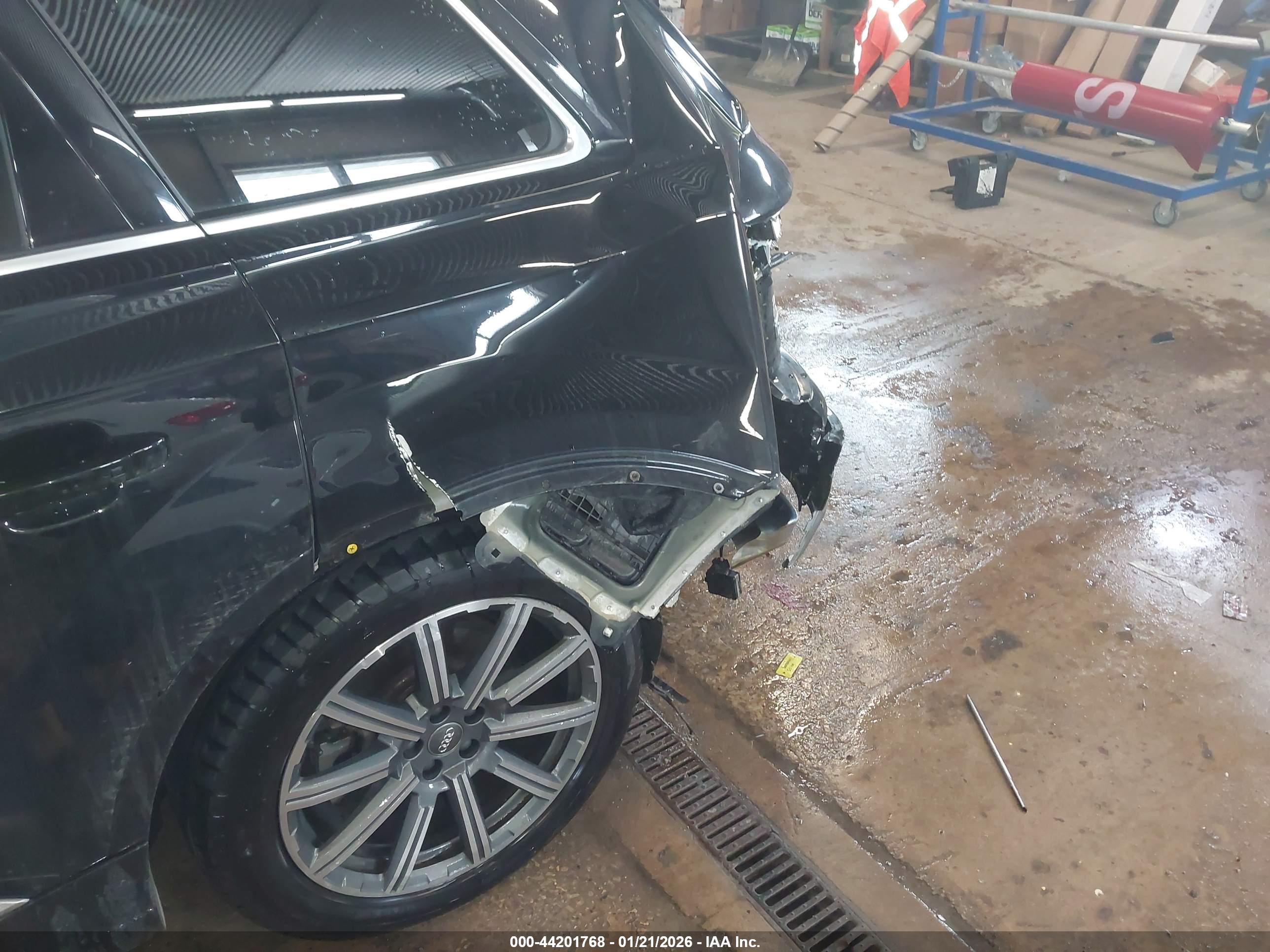 AUDI Q7 image 6