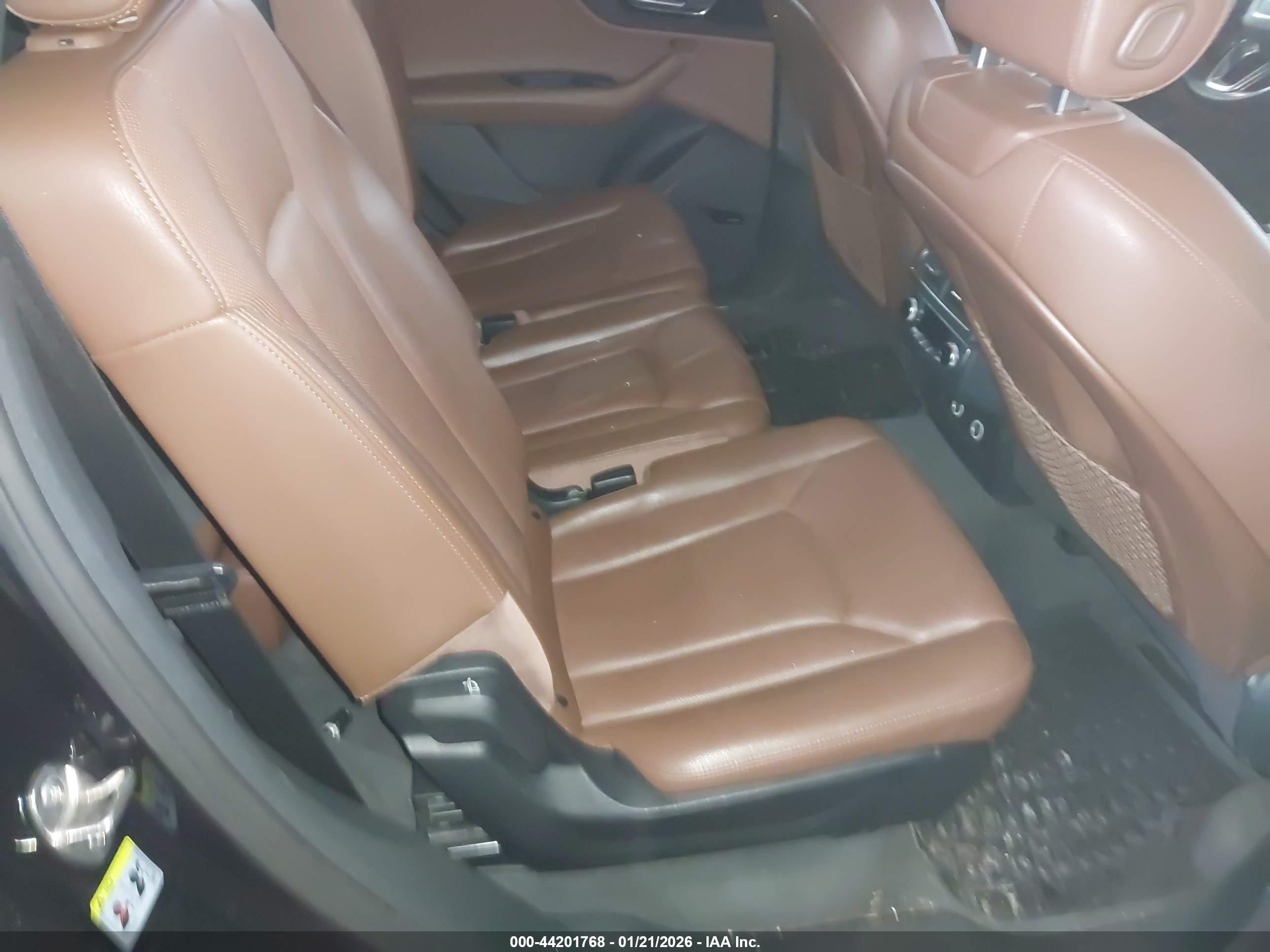 AUDI Q7 image 8