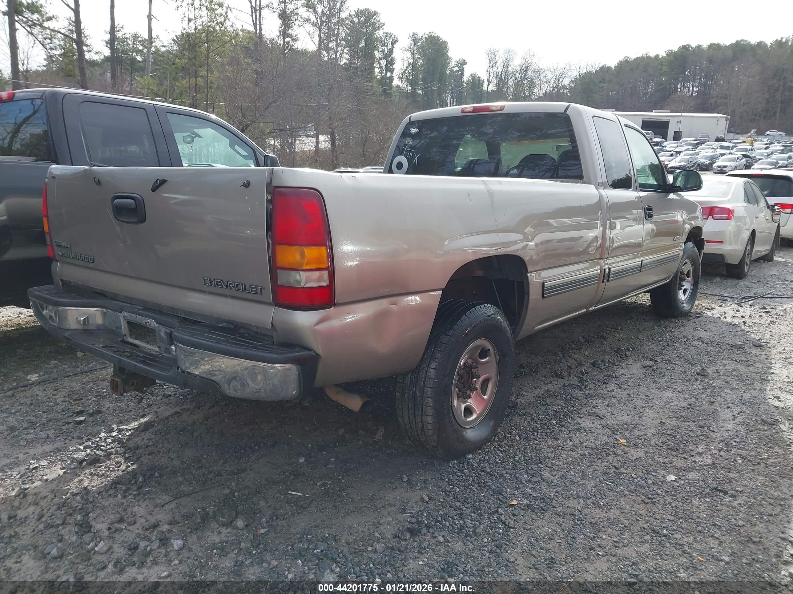 CHEVROLET SILVERADO image 4