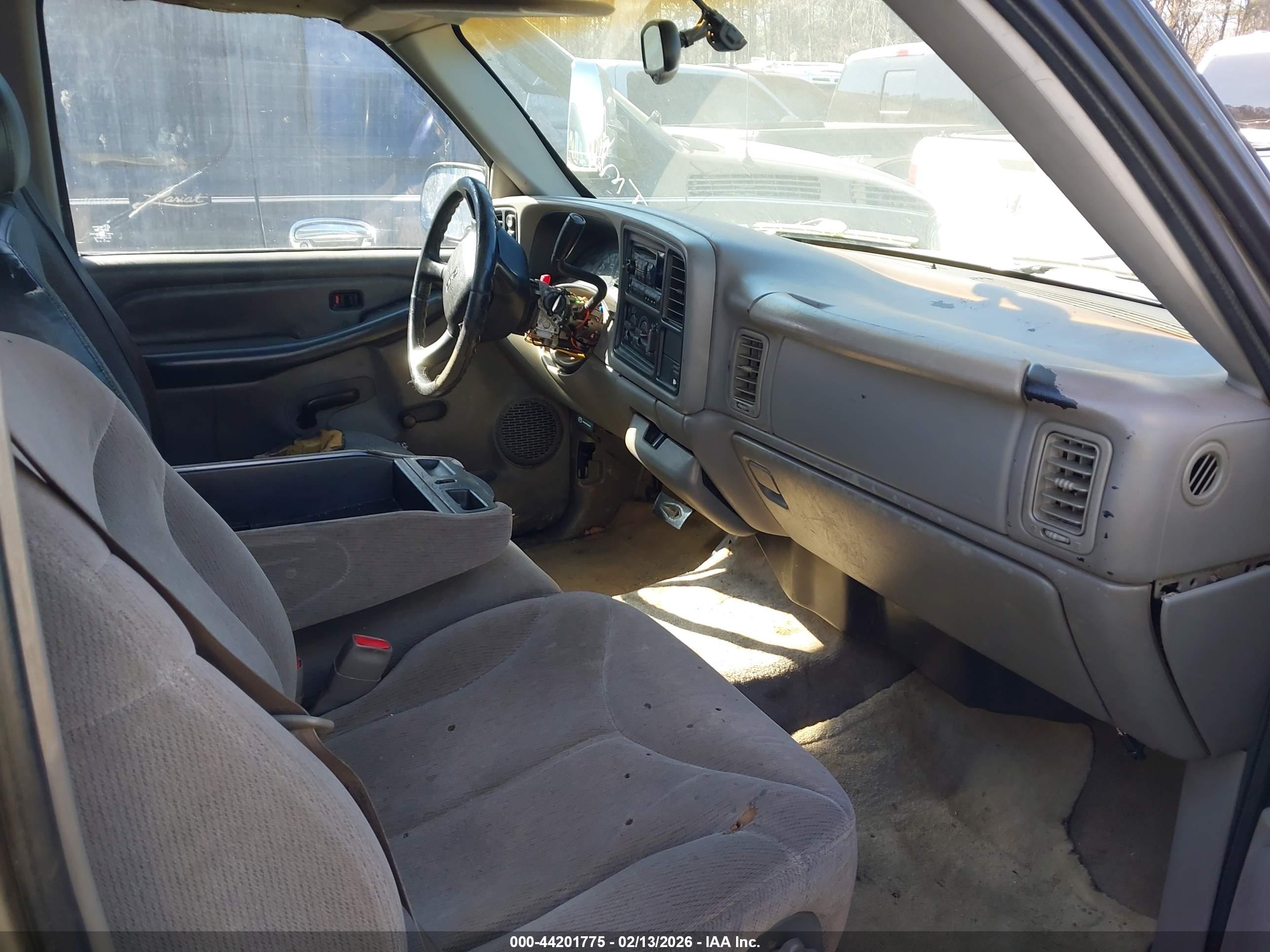 CHEVROLET SILVERADO image 5