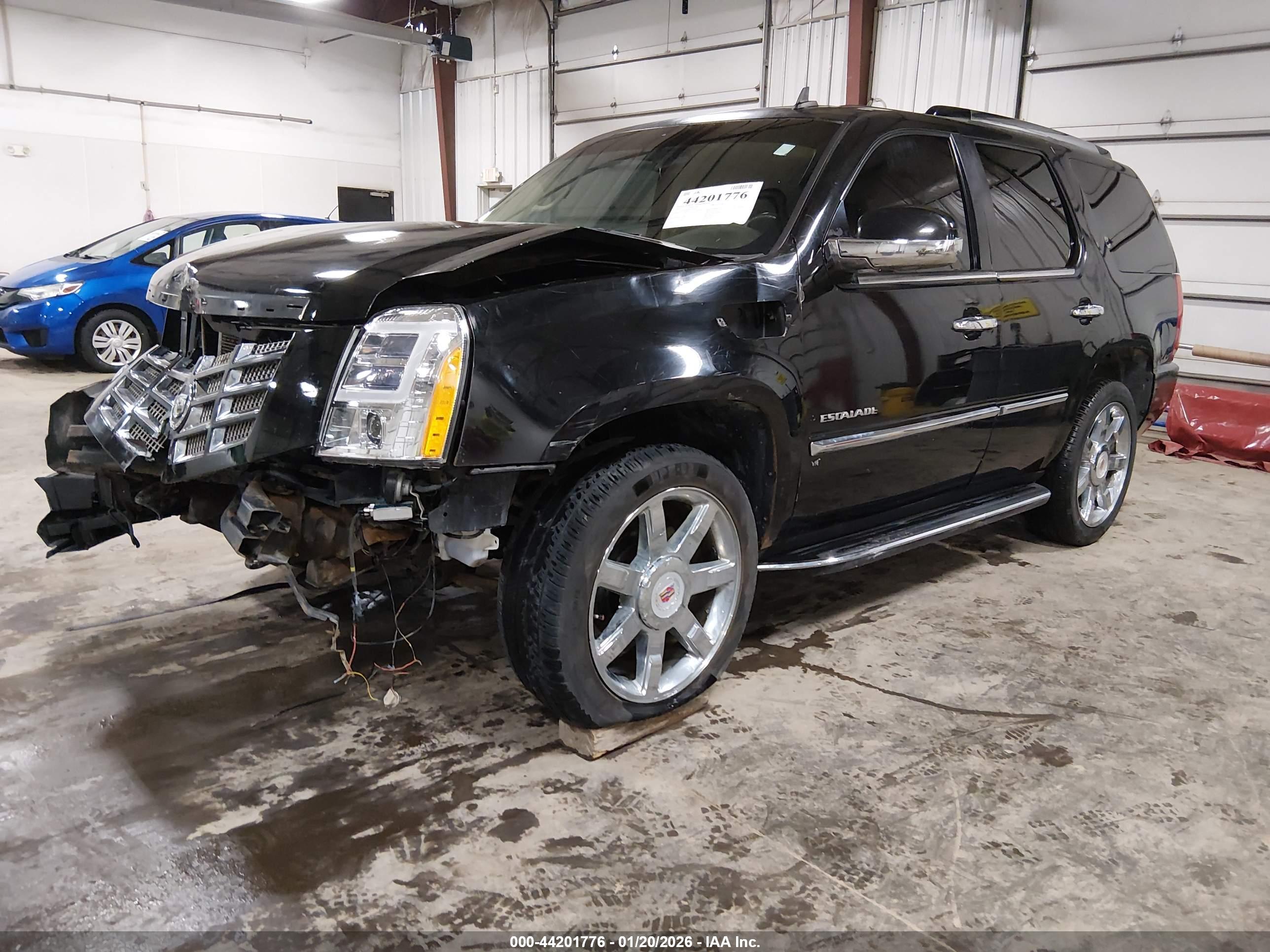 CADILLAC ESCALADE image 2