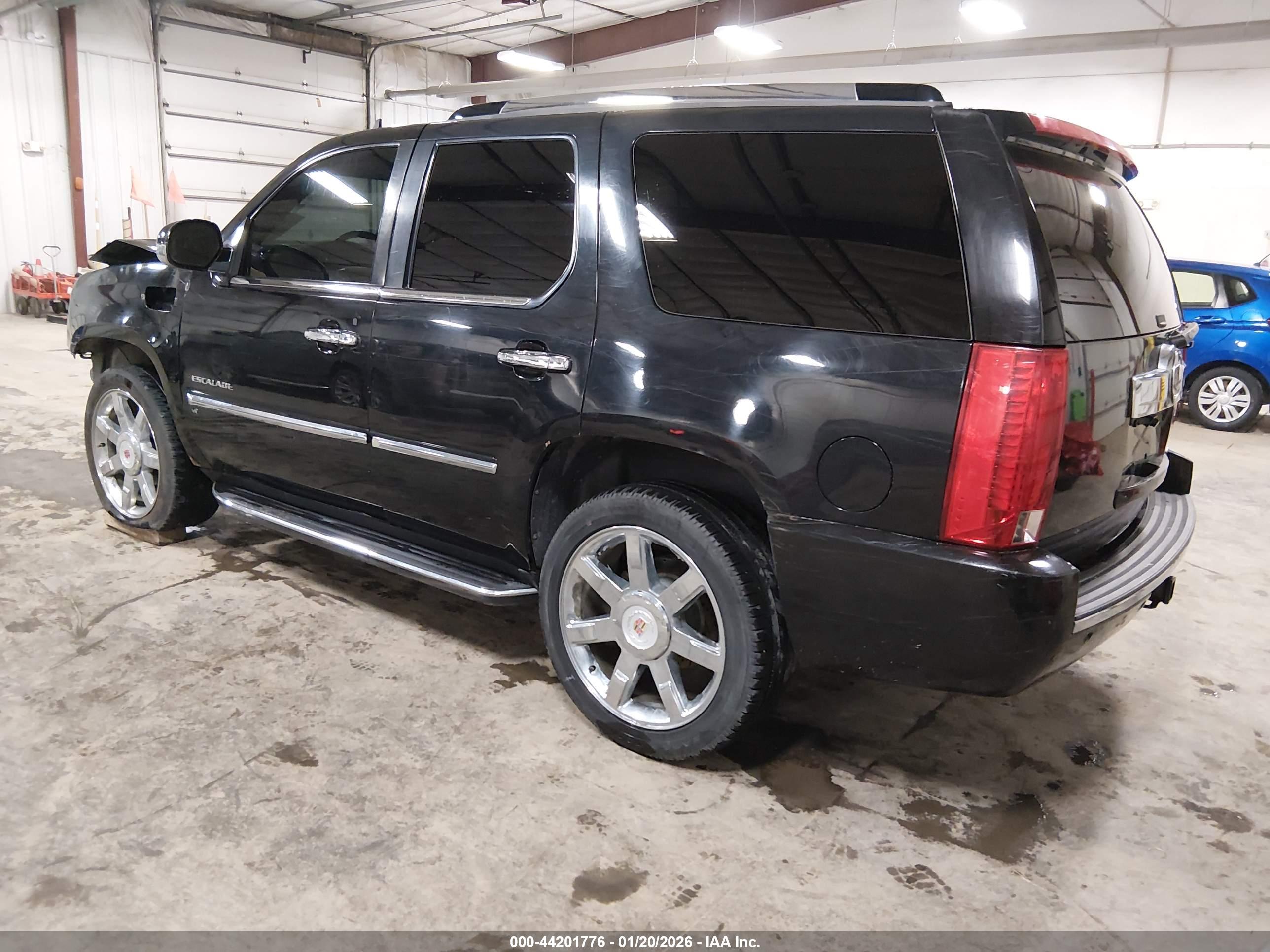 CADILLAC ESCALADE image 3