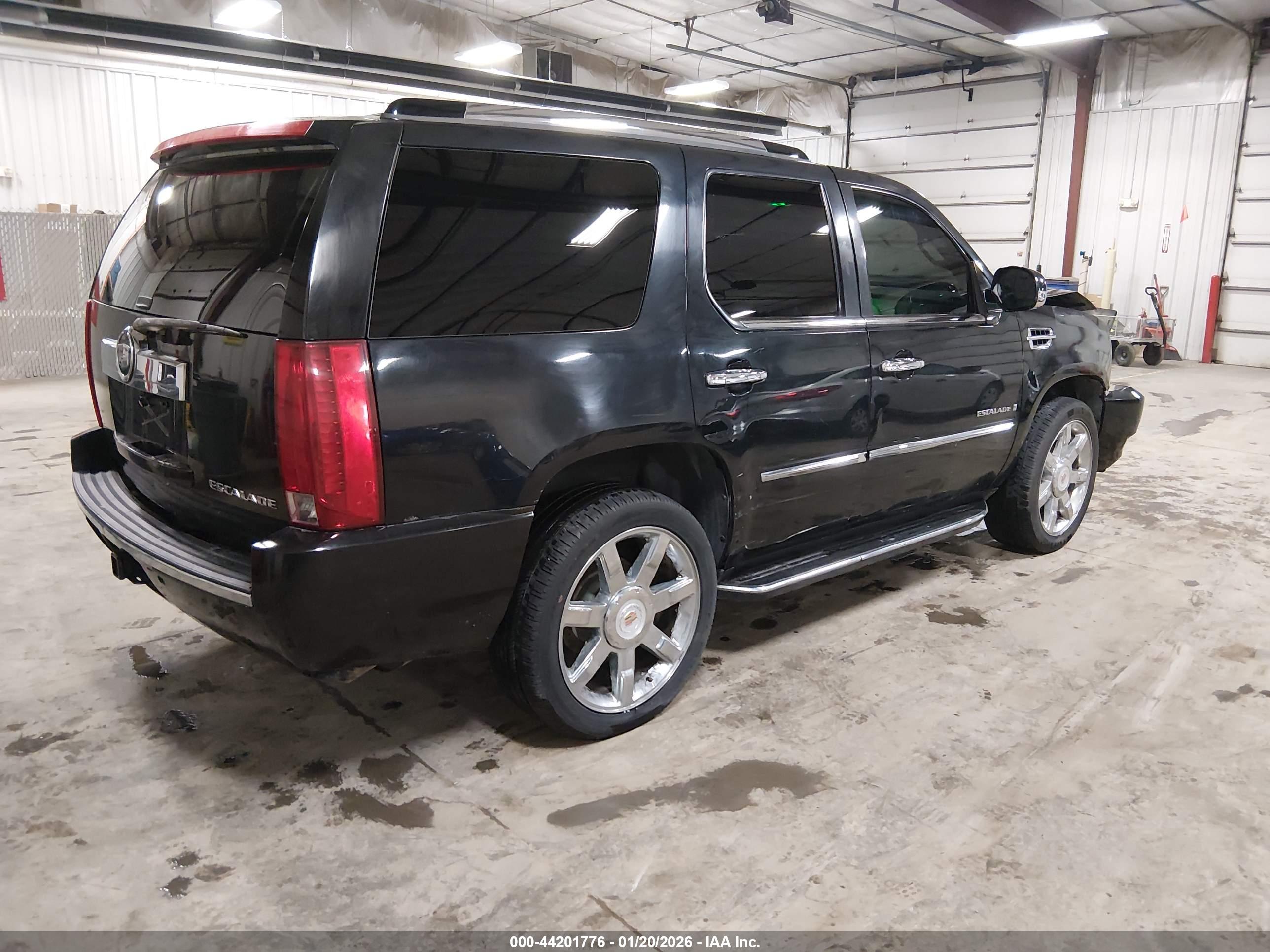 CADILLAC ESCALADE image 4