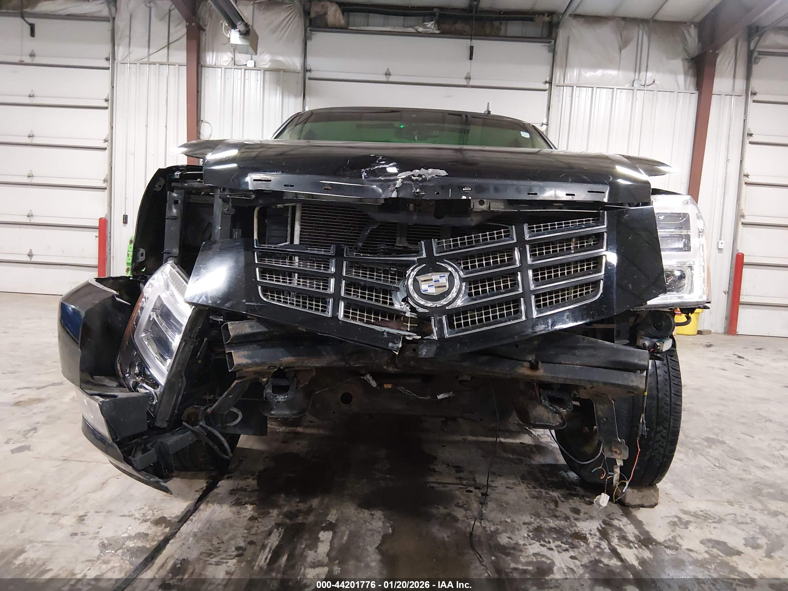 CADILLAC ESCALADE image 6