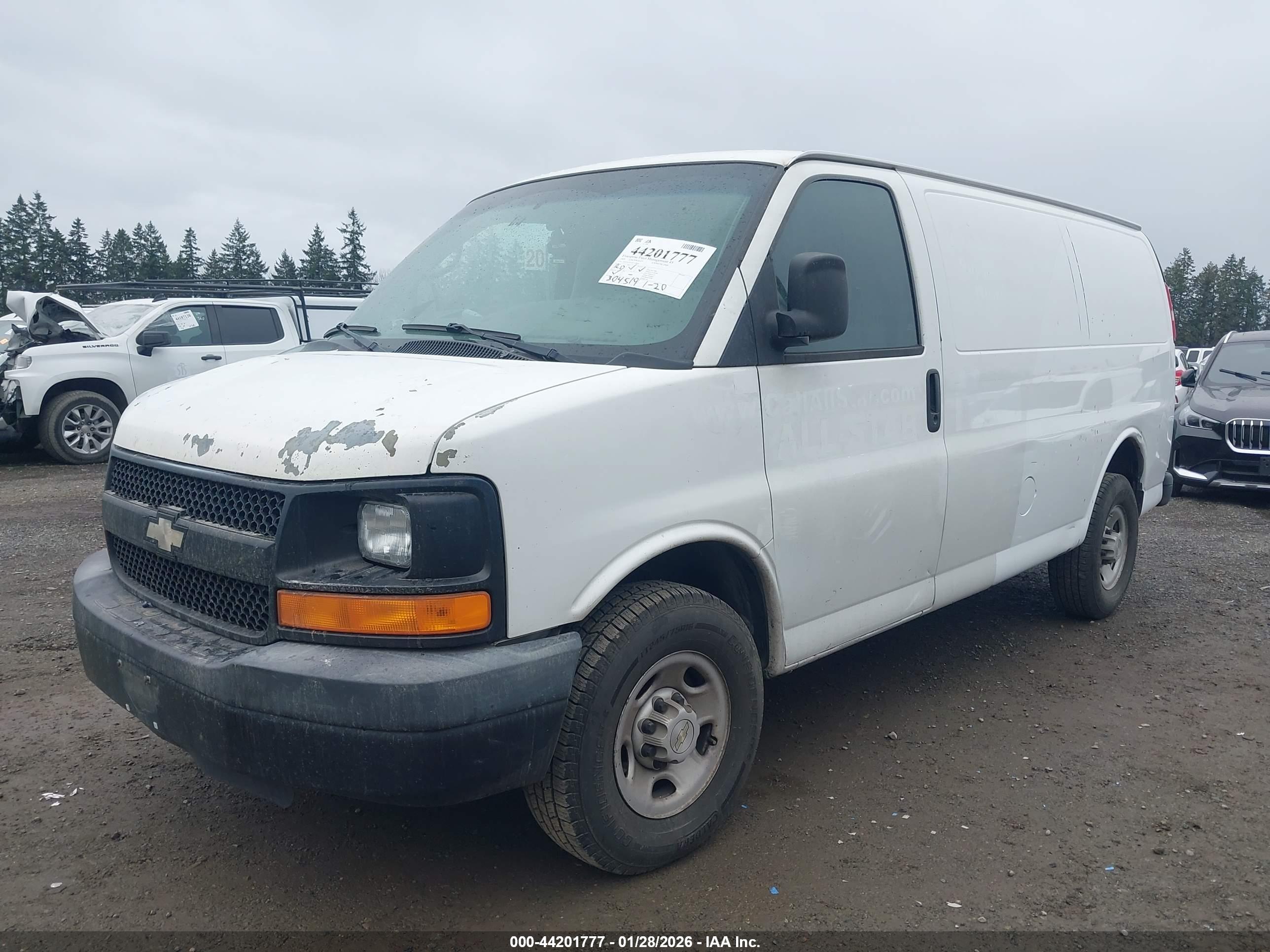 CHEVROLET EXPRESS image 2