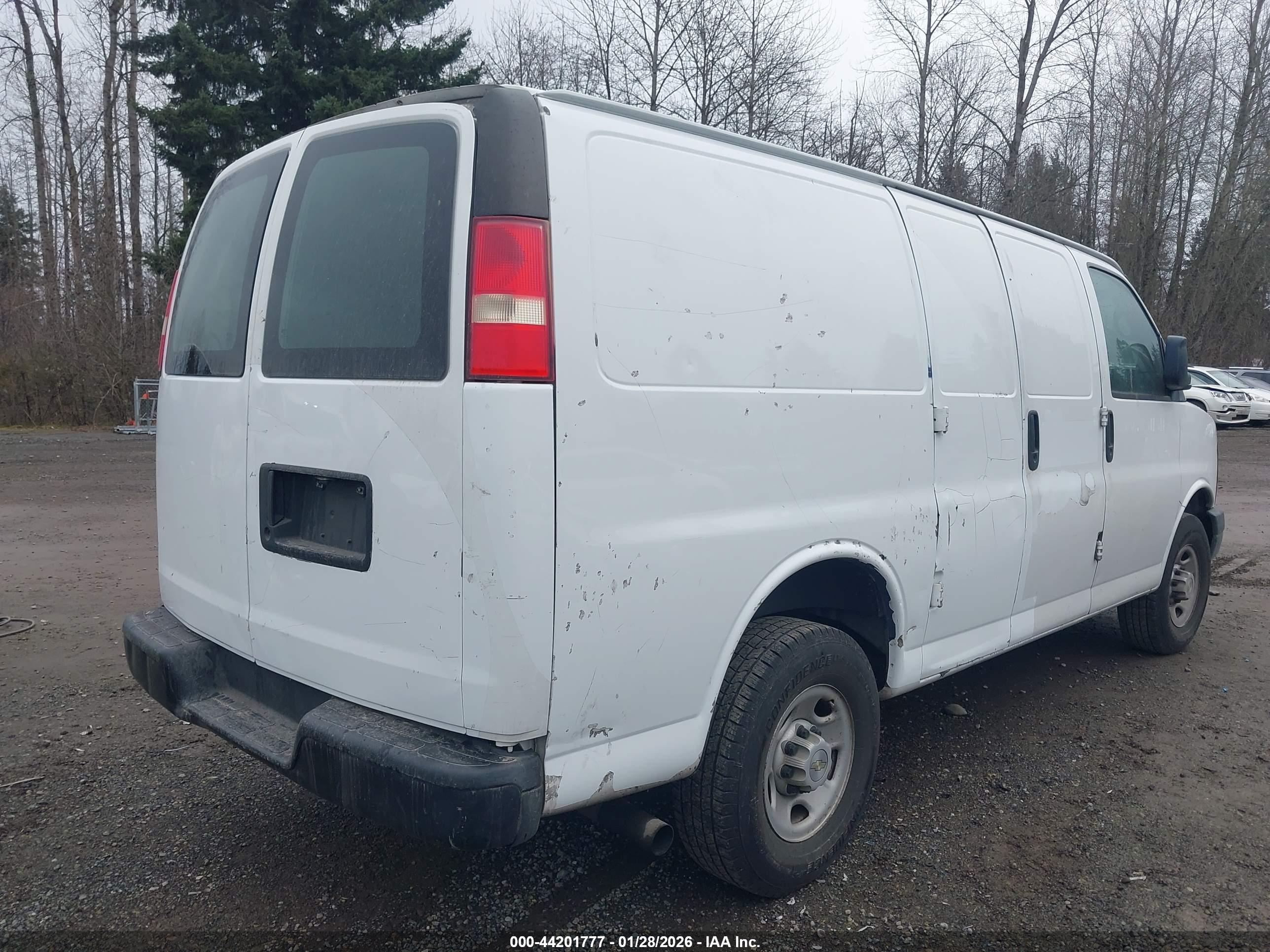 CHEVROLET EXPRESS image 4