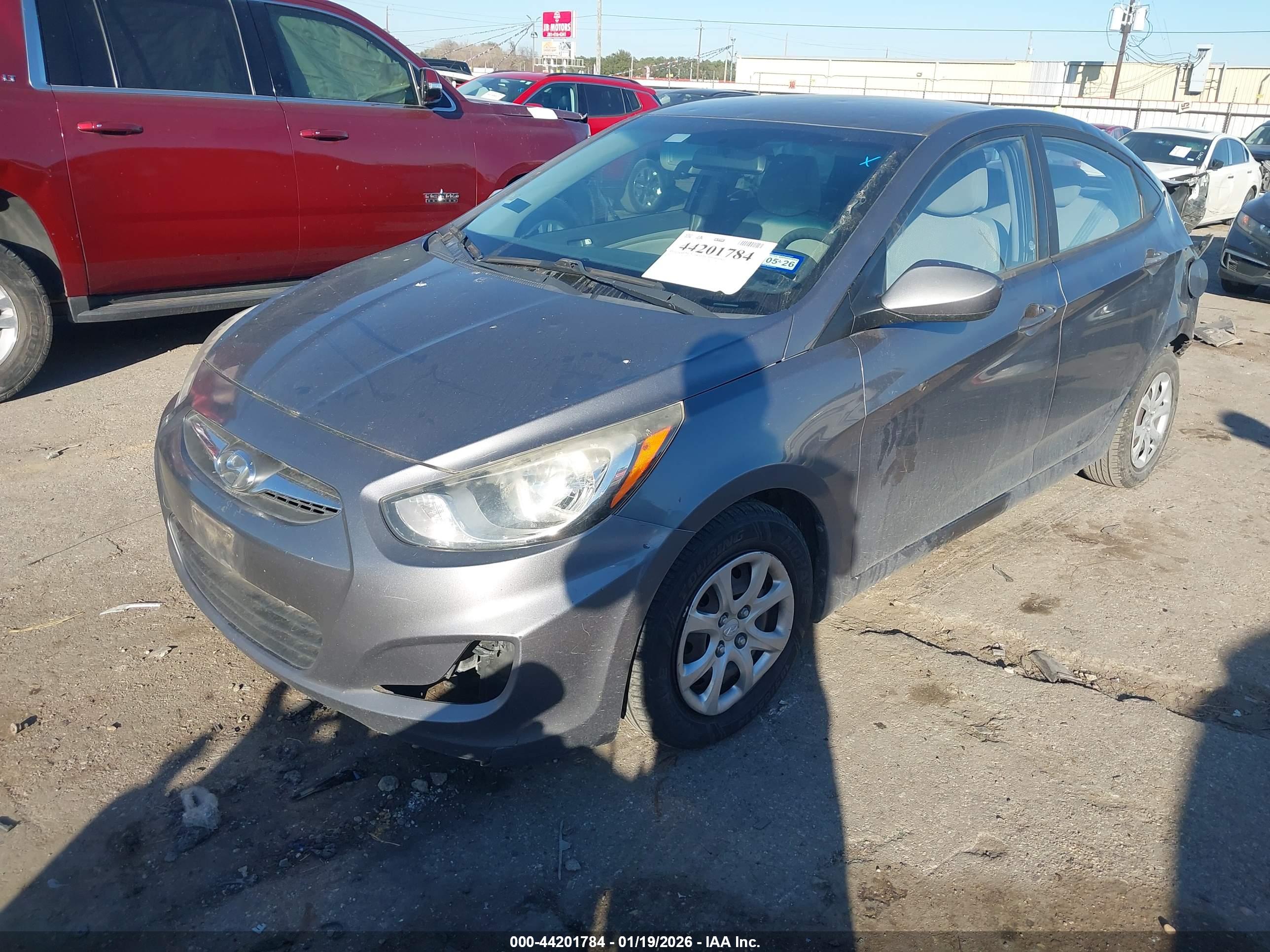 HYUNDAI ACCENT image 2