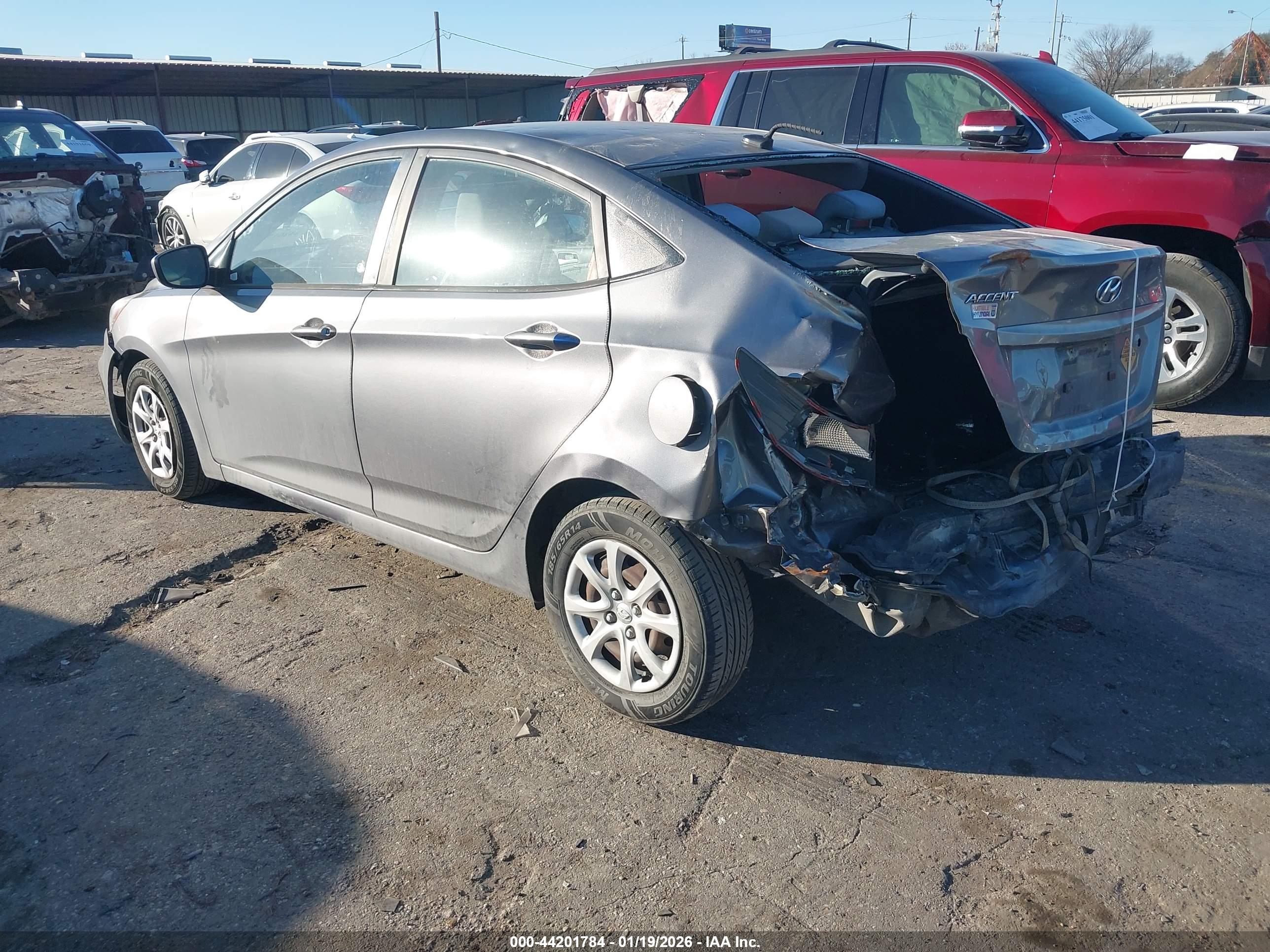 HYUNDAI ACCENT image 3