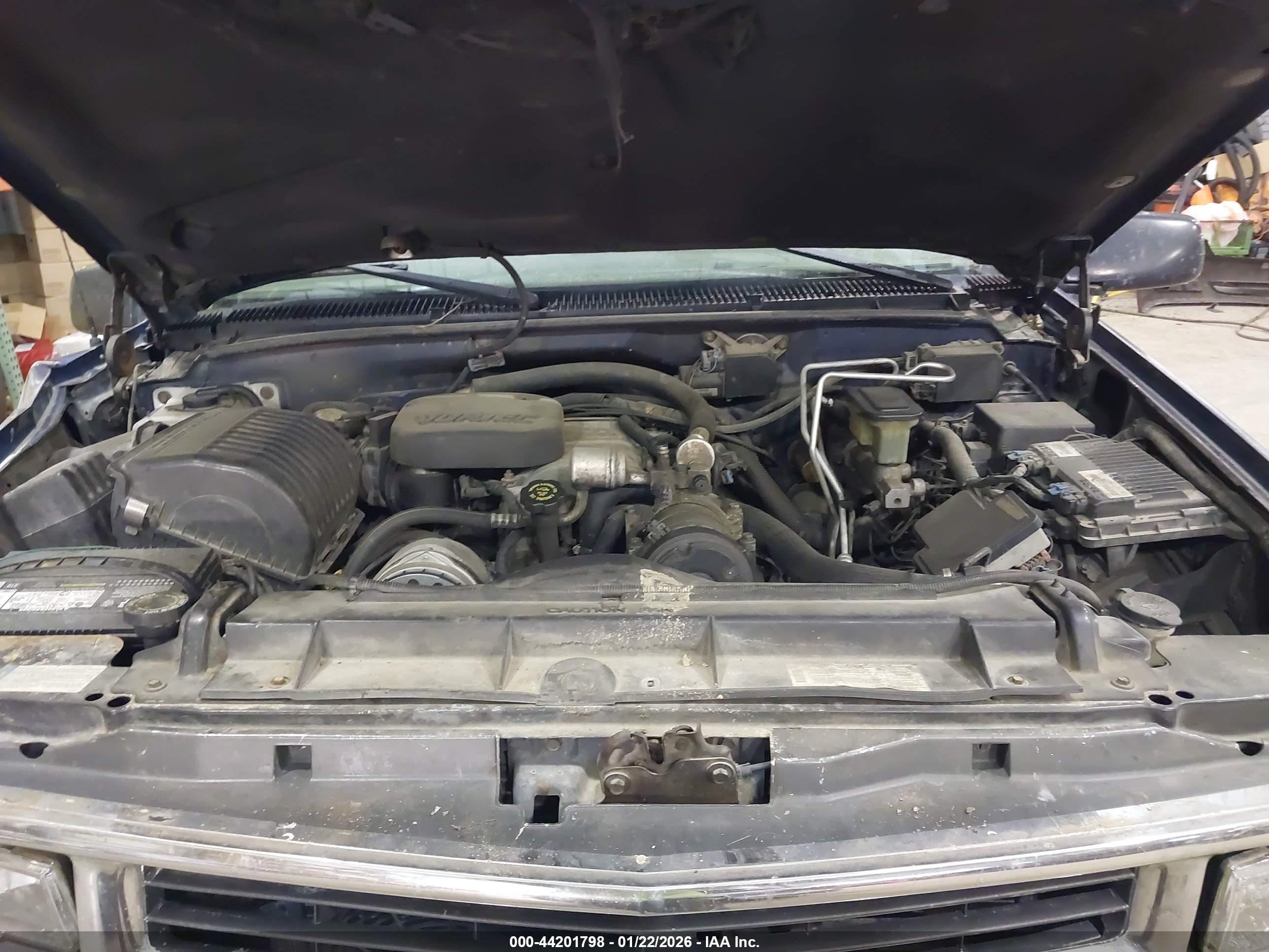 CHEVROLET SUBURBAN image 10