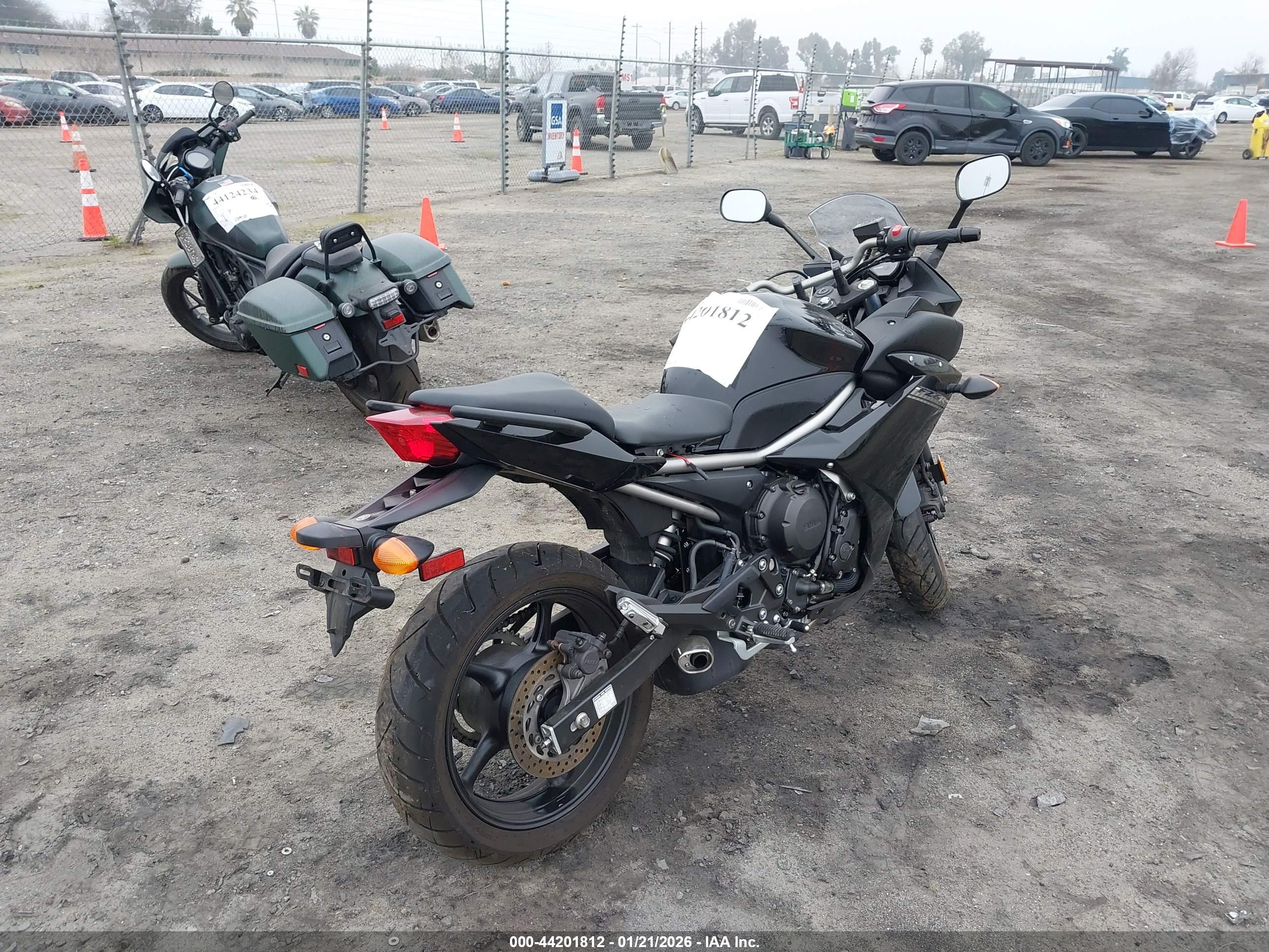 YAMAHA FZ6 image 4