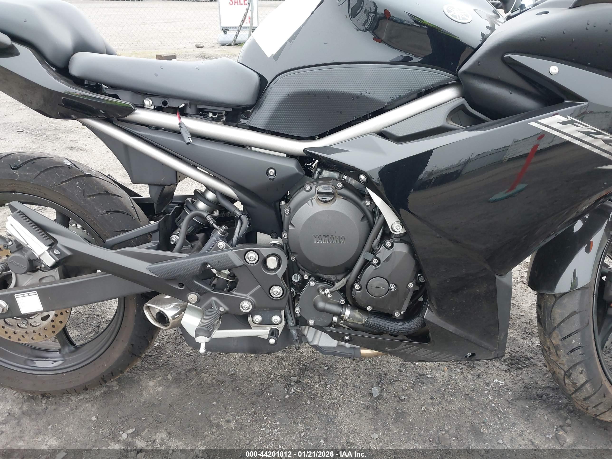 YAMAHA FZ6 image 8