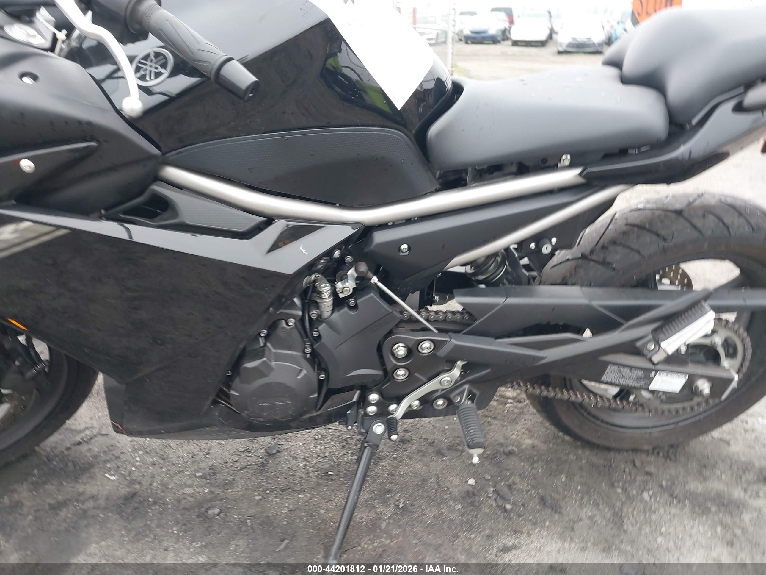 YAMAHA FZ6 image 9