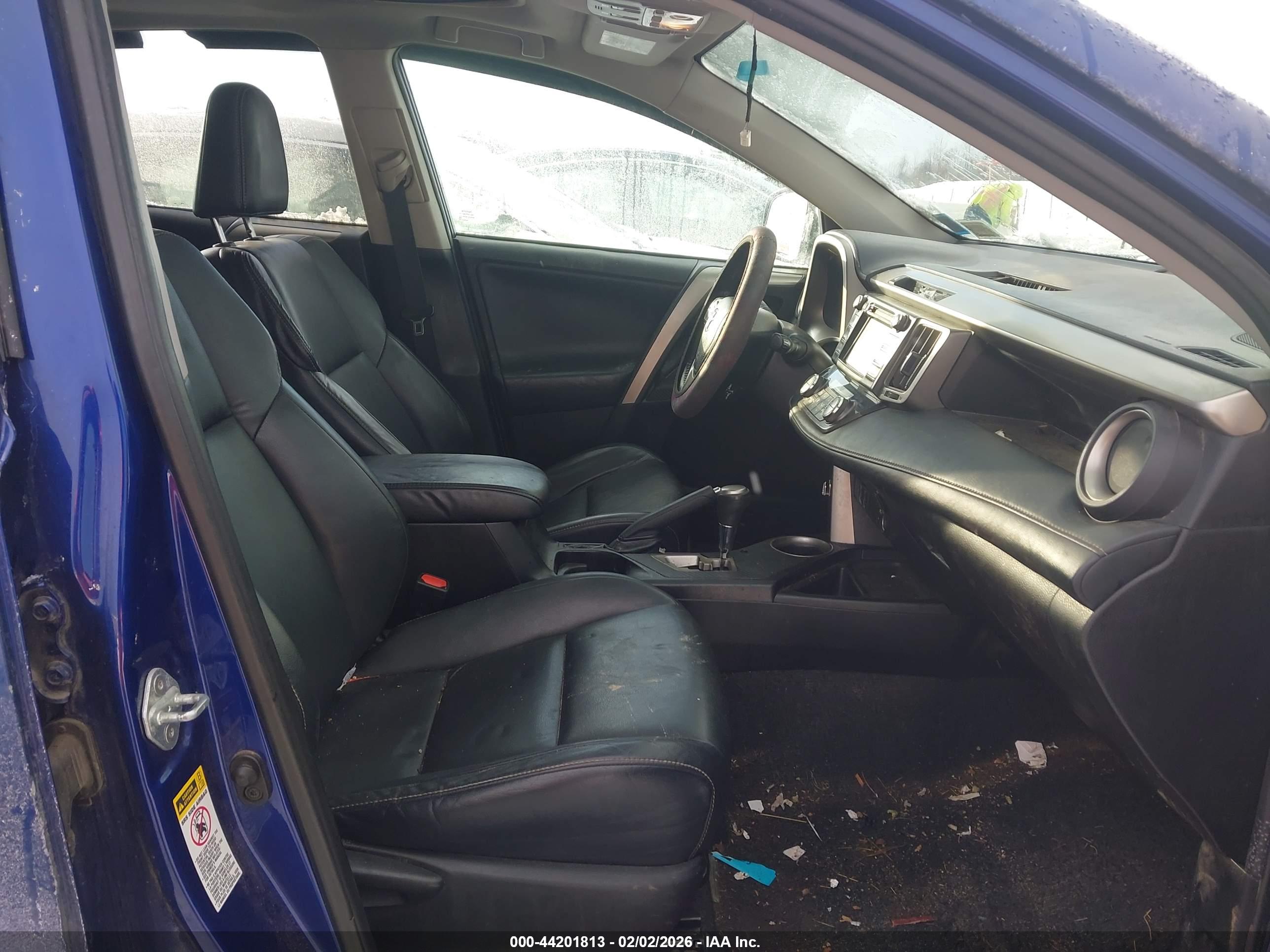 TOYOTA RAV4 image 5