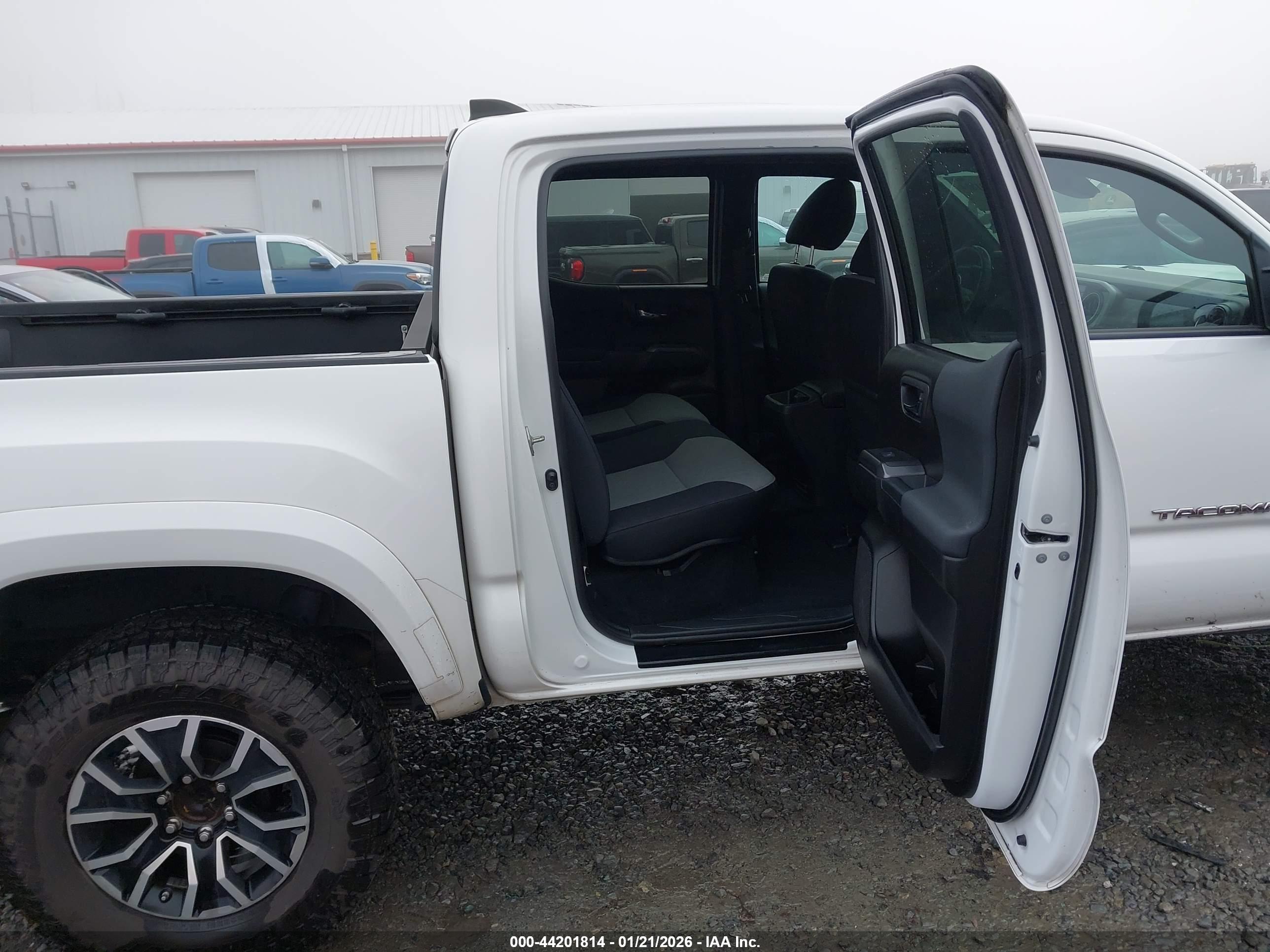 TOYOTA TACOMA image 8