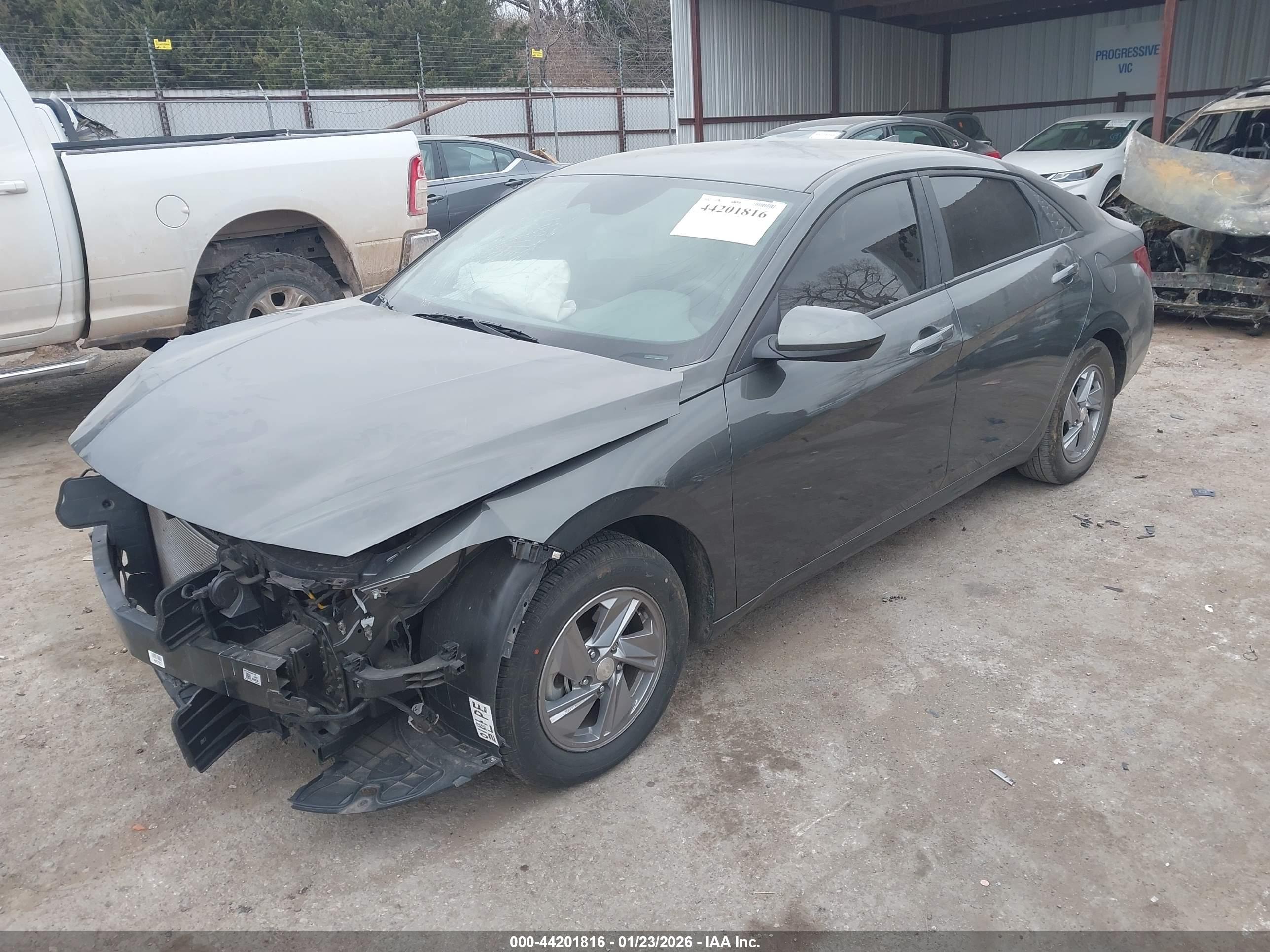 HYUNDAI ELANTRA image 2