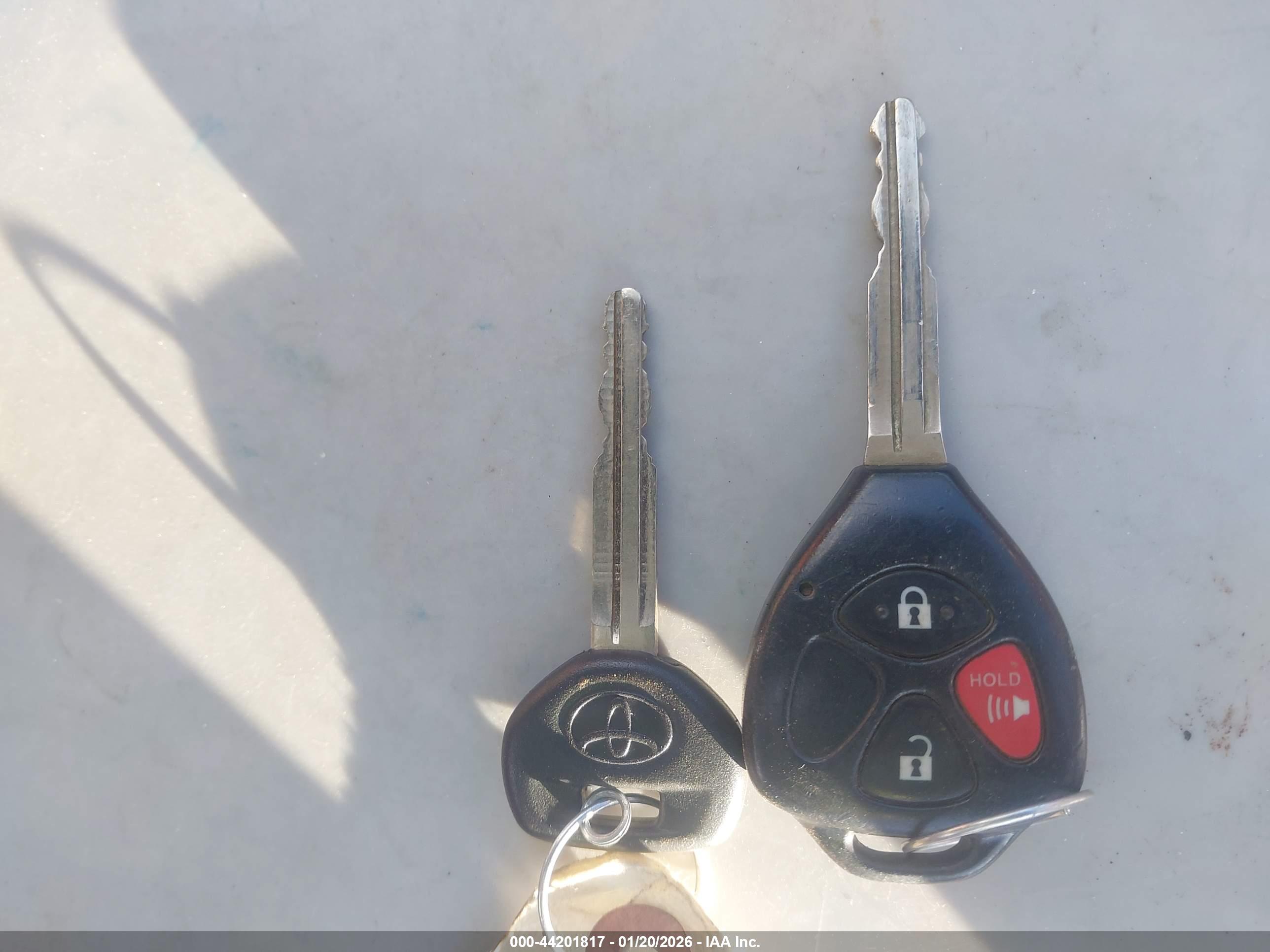 TOYOTA RAV4 image 11