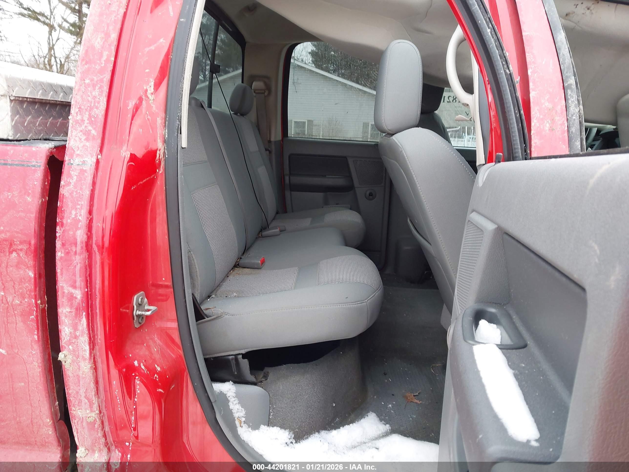 DODGE RAM image 8