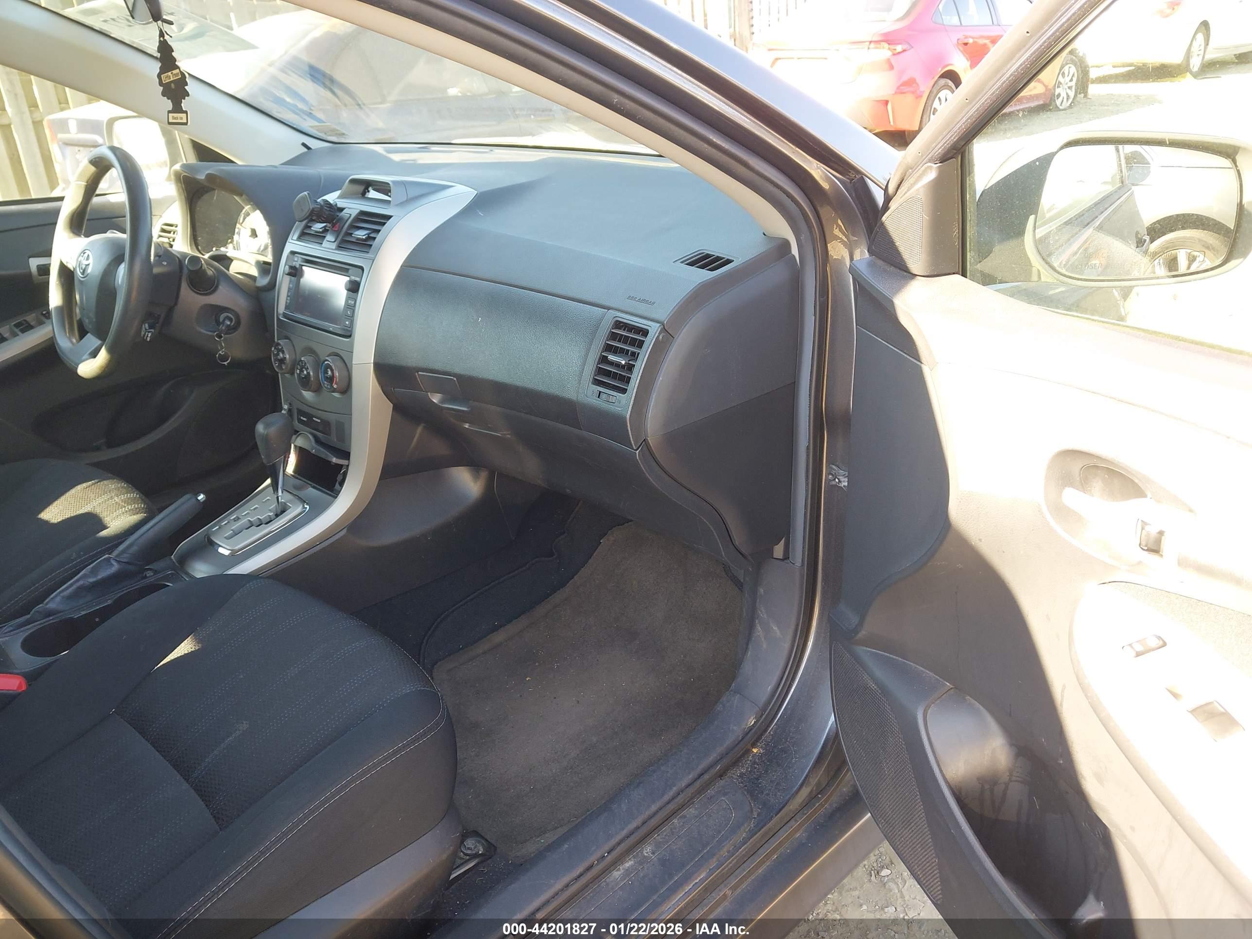 TOYOTA COROLLA image 5