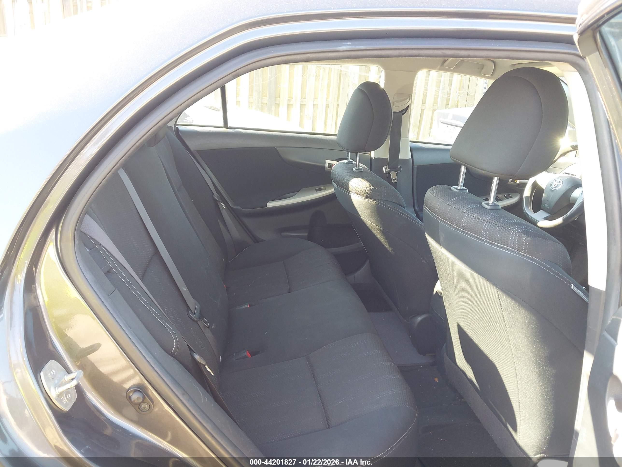 TOYOTA COROLLA image 8