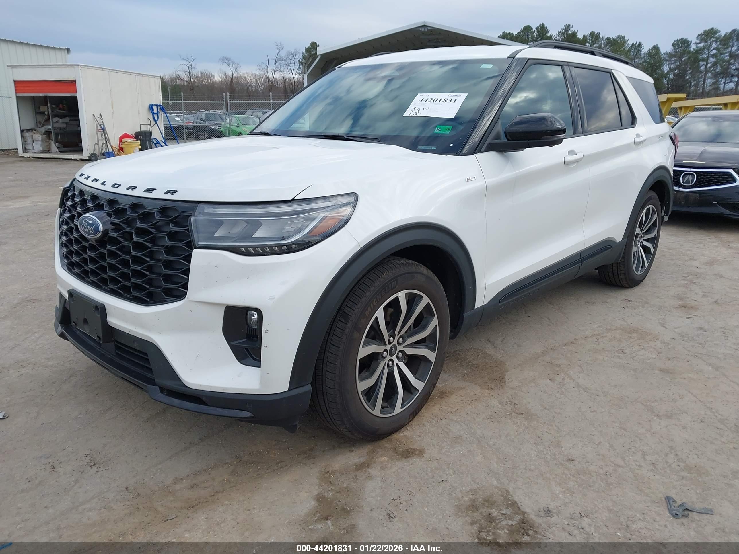 FORD EXPLORER image 2