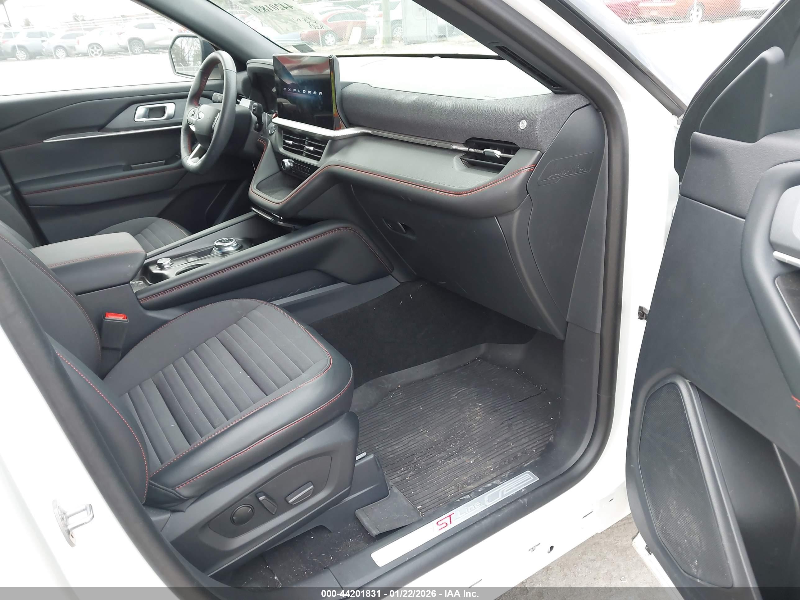FORD EXPLORER image 5