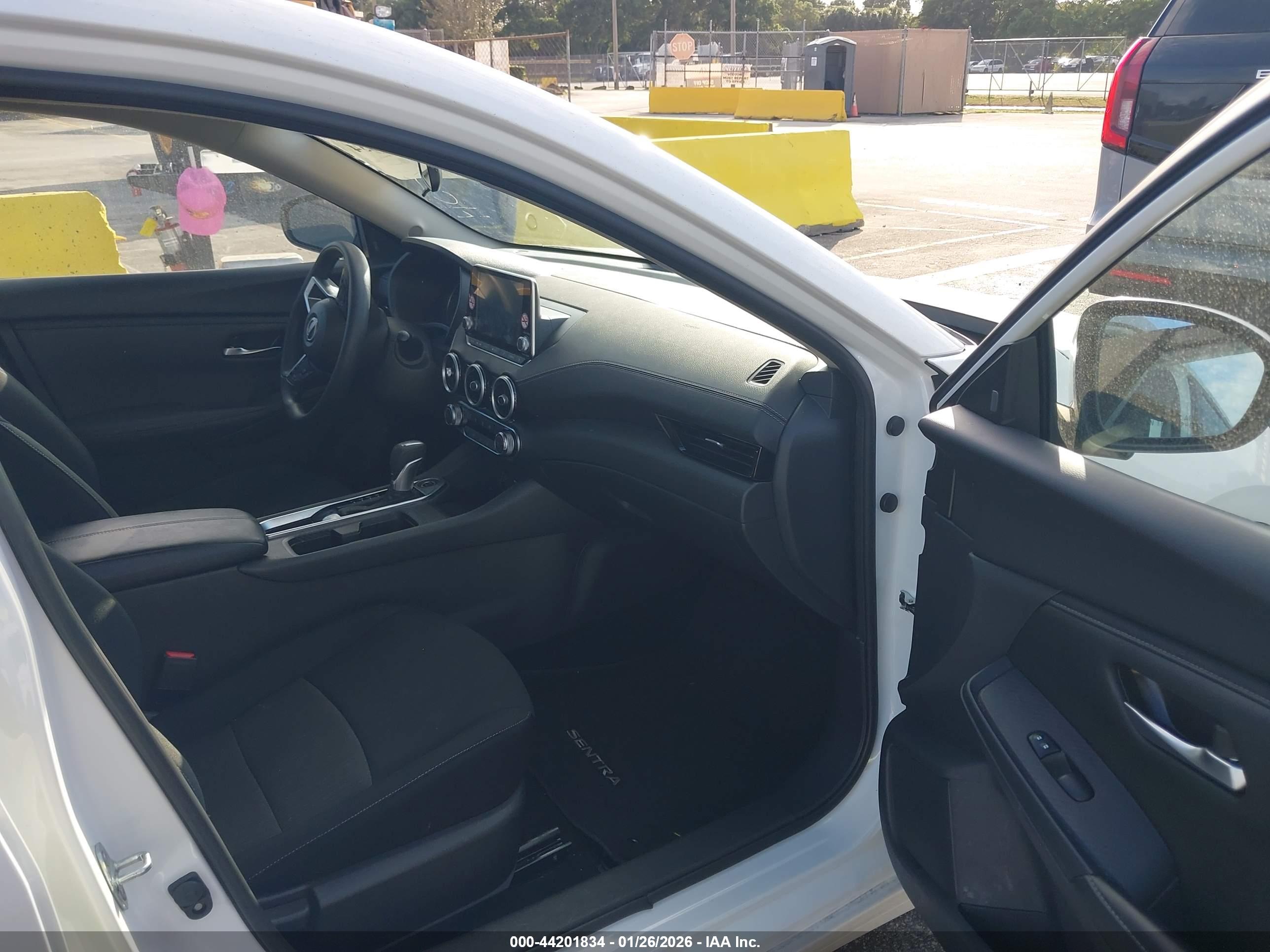 NISSAN SENTRA image 5