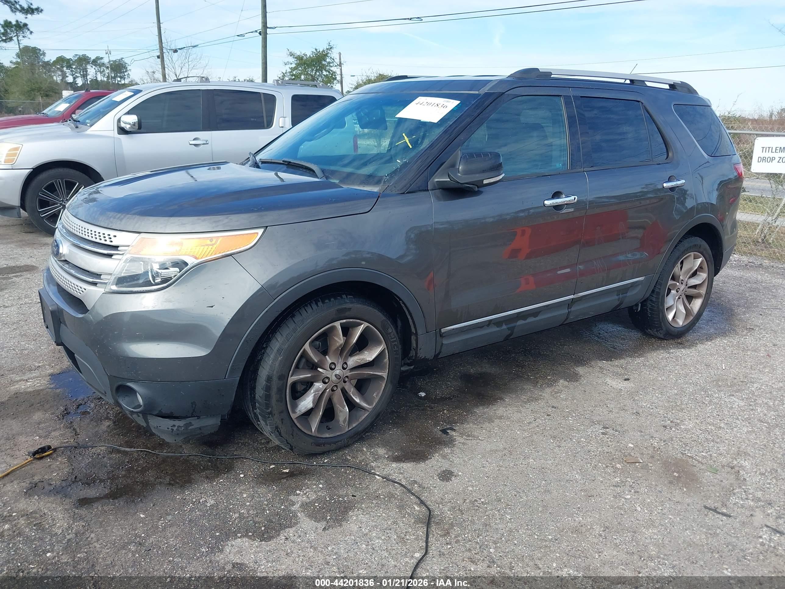 FORD EXPLORER image 2