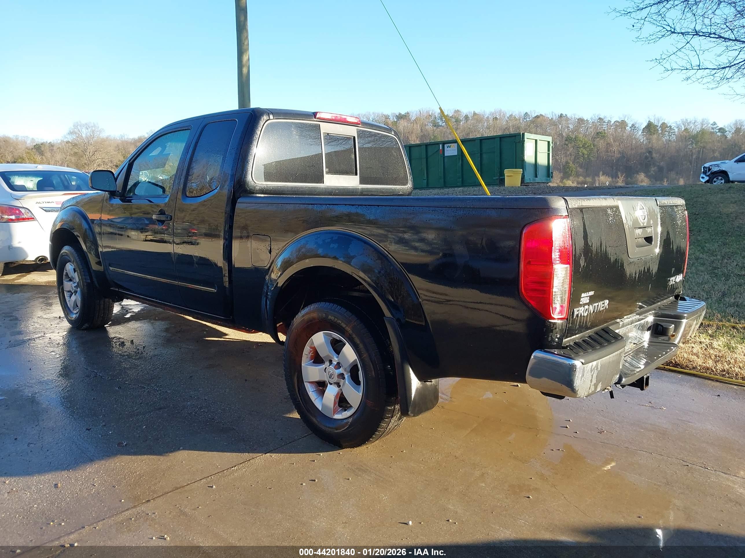 NISSAN FRONTIER image 3