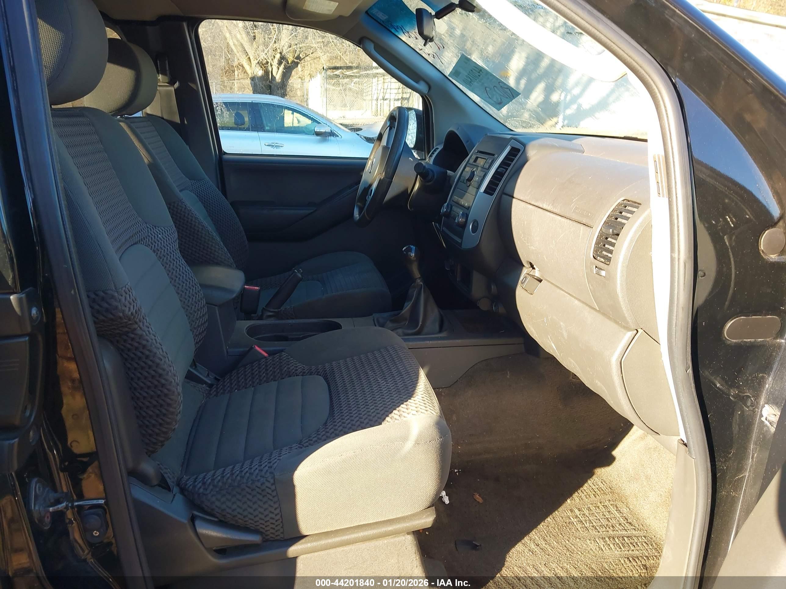 NISSAN FRONTIER image 5