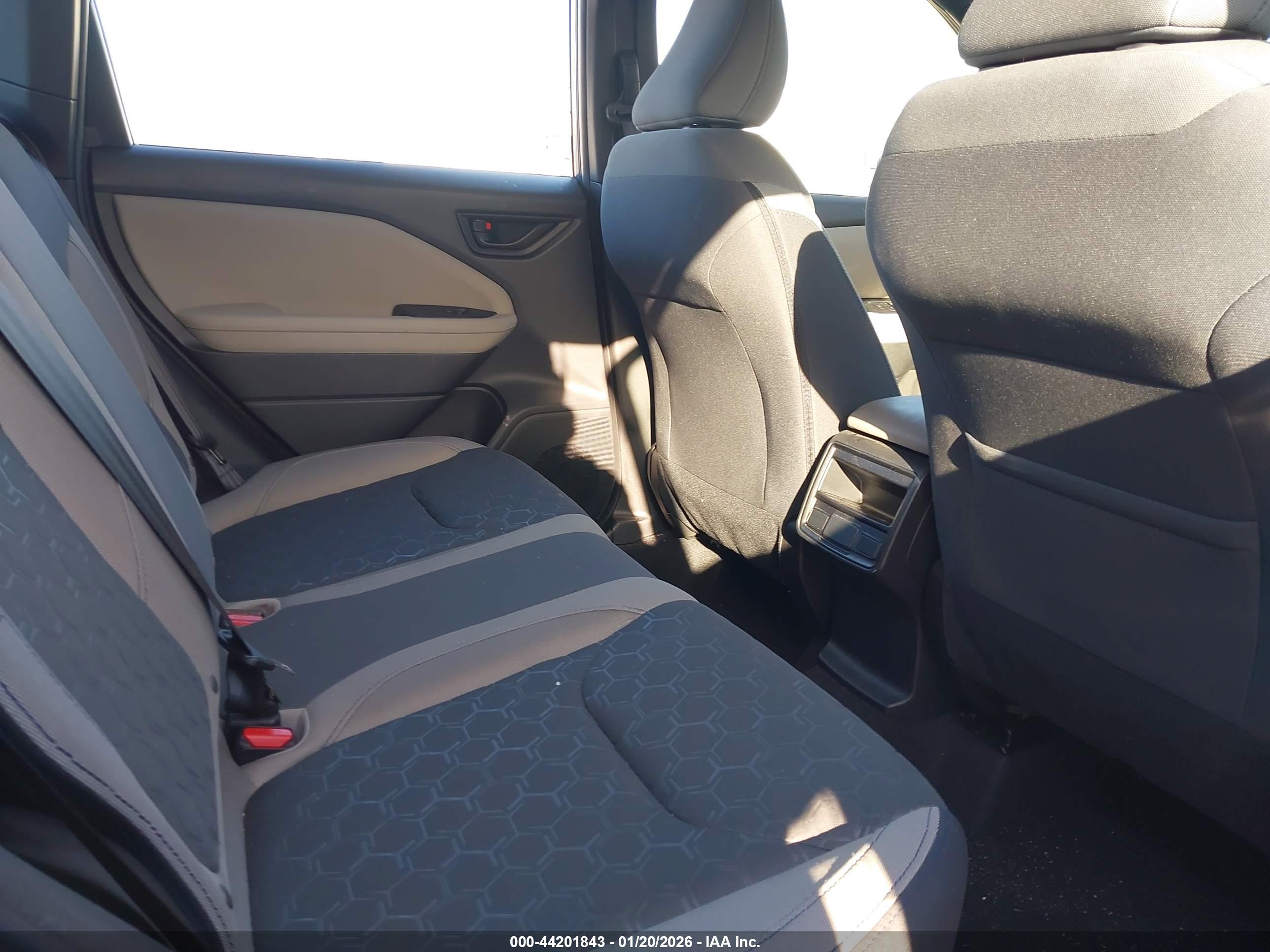 SUBARU FORESTER image 8