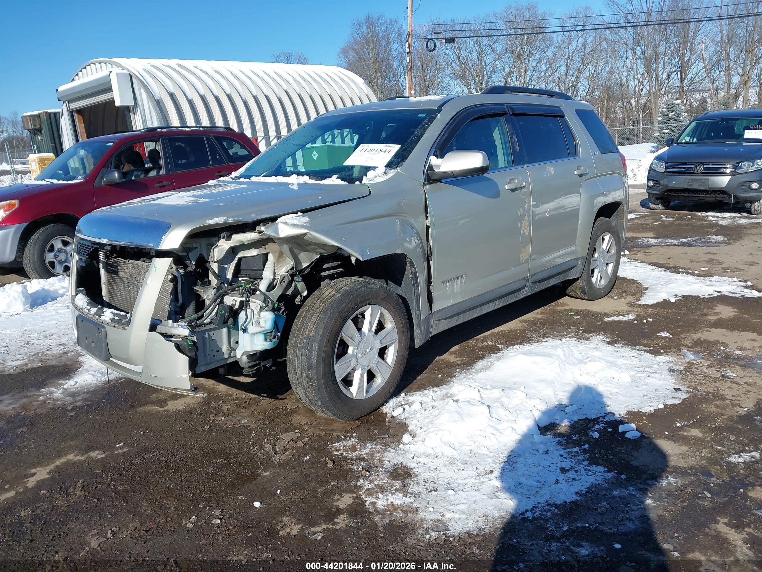 GMC TERRAIN image 2