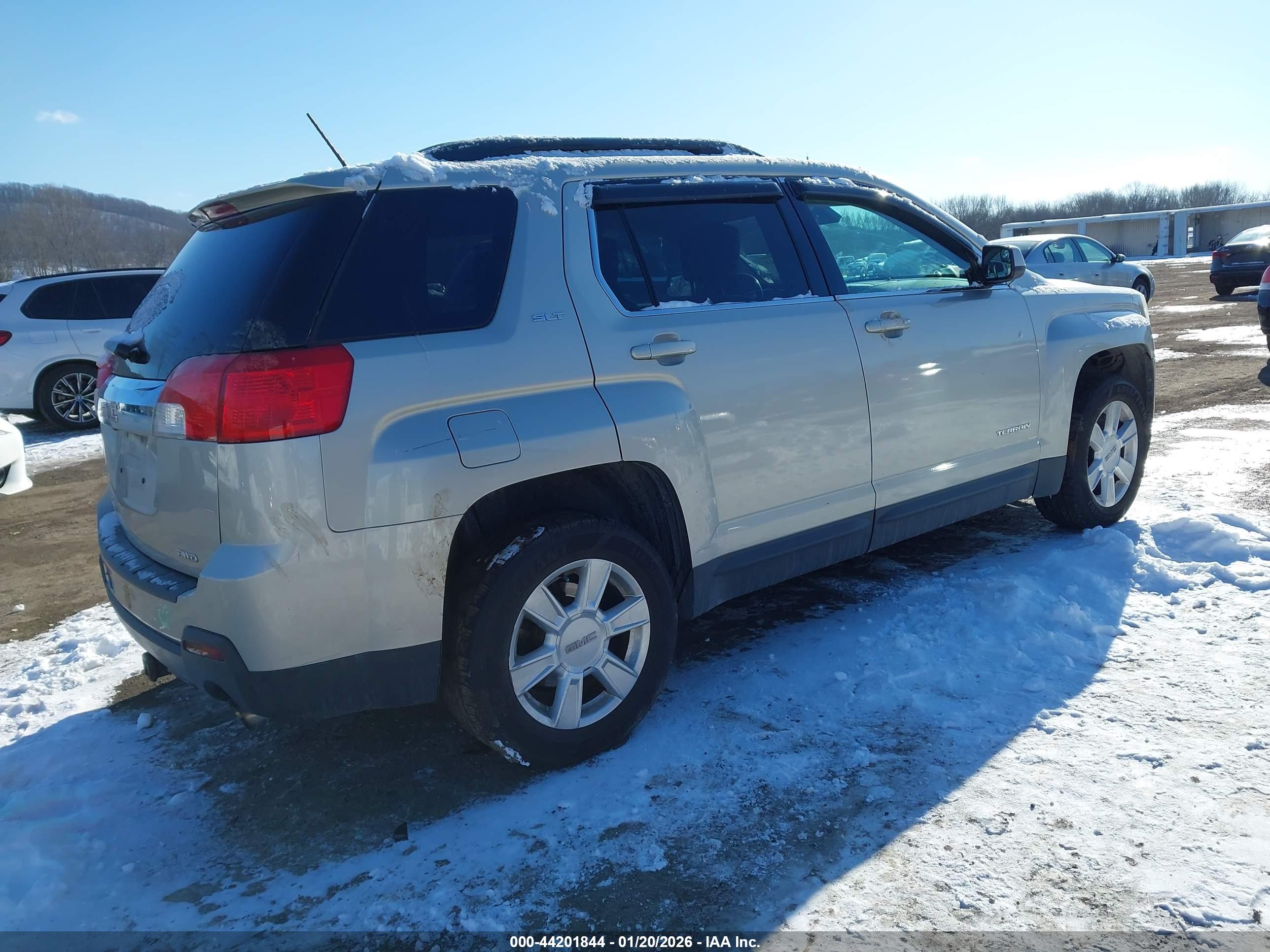 GMC TERRAIN image 4