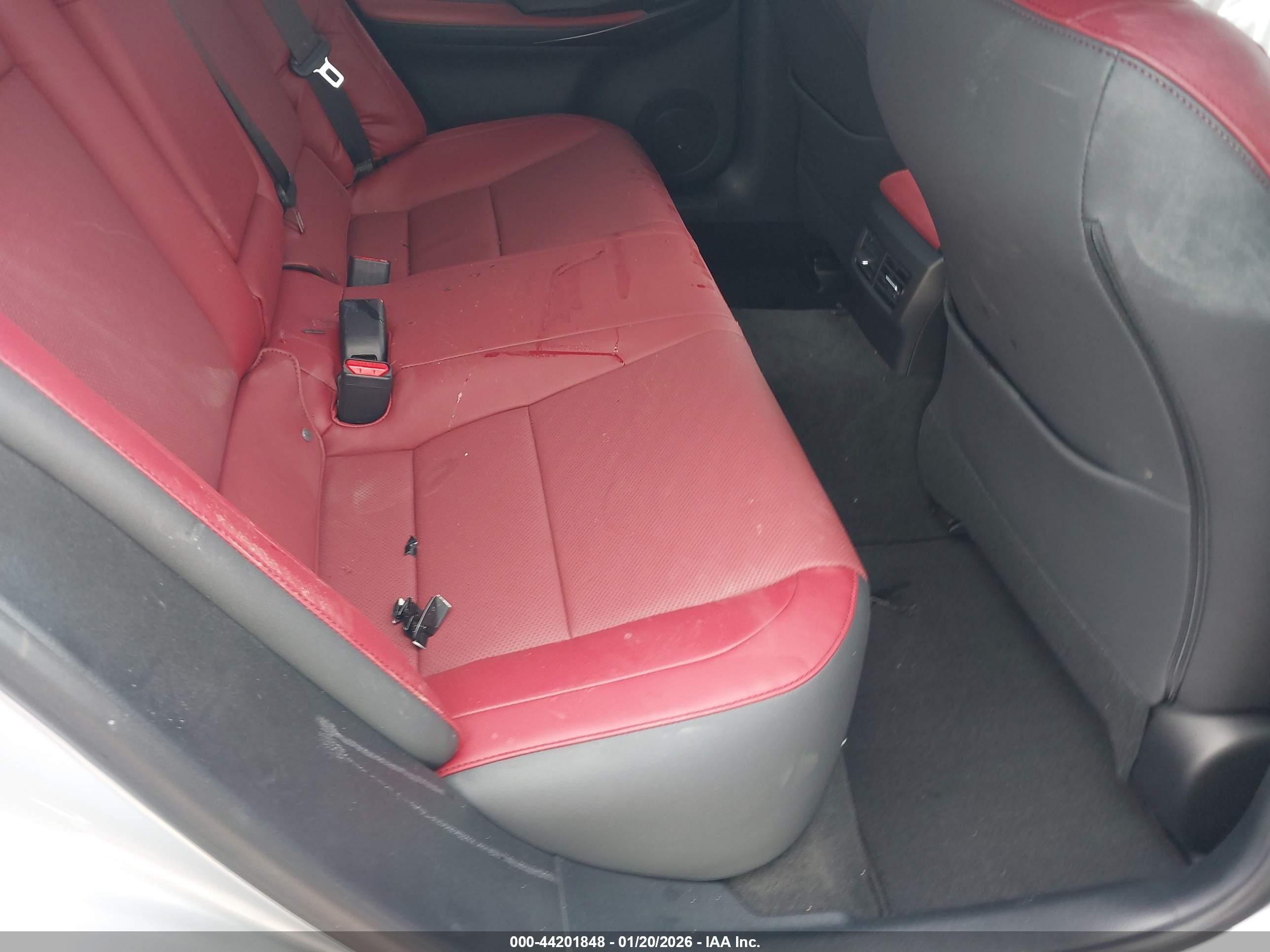 LEXUS IS image 8