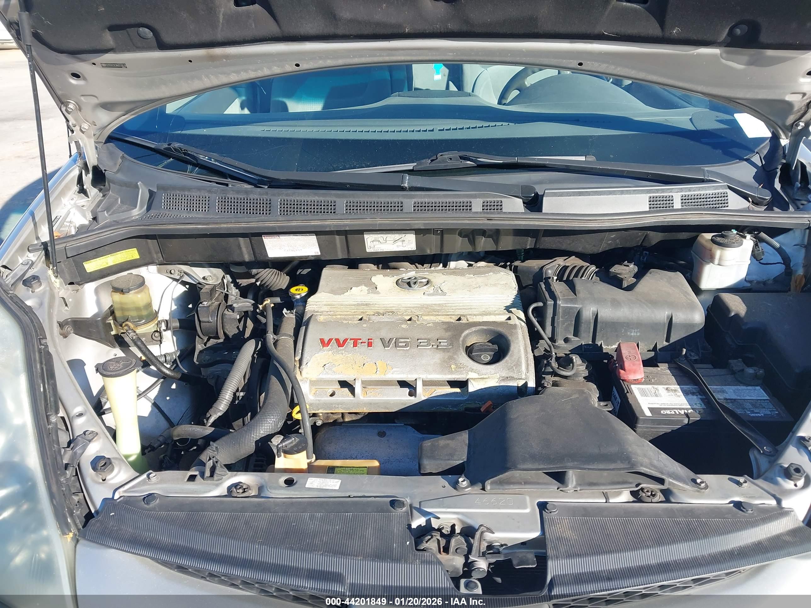TOYOTA SIENNA image 10