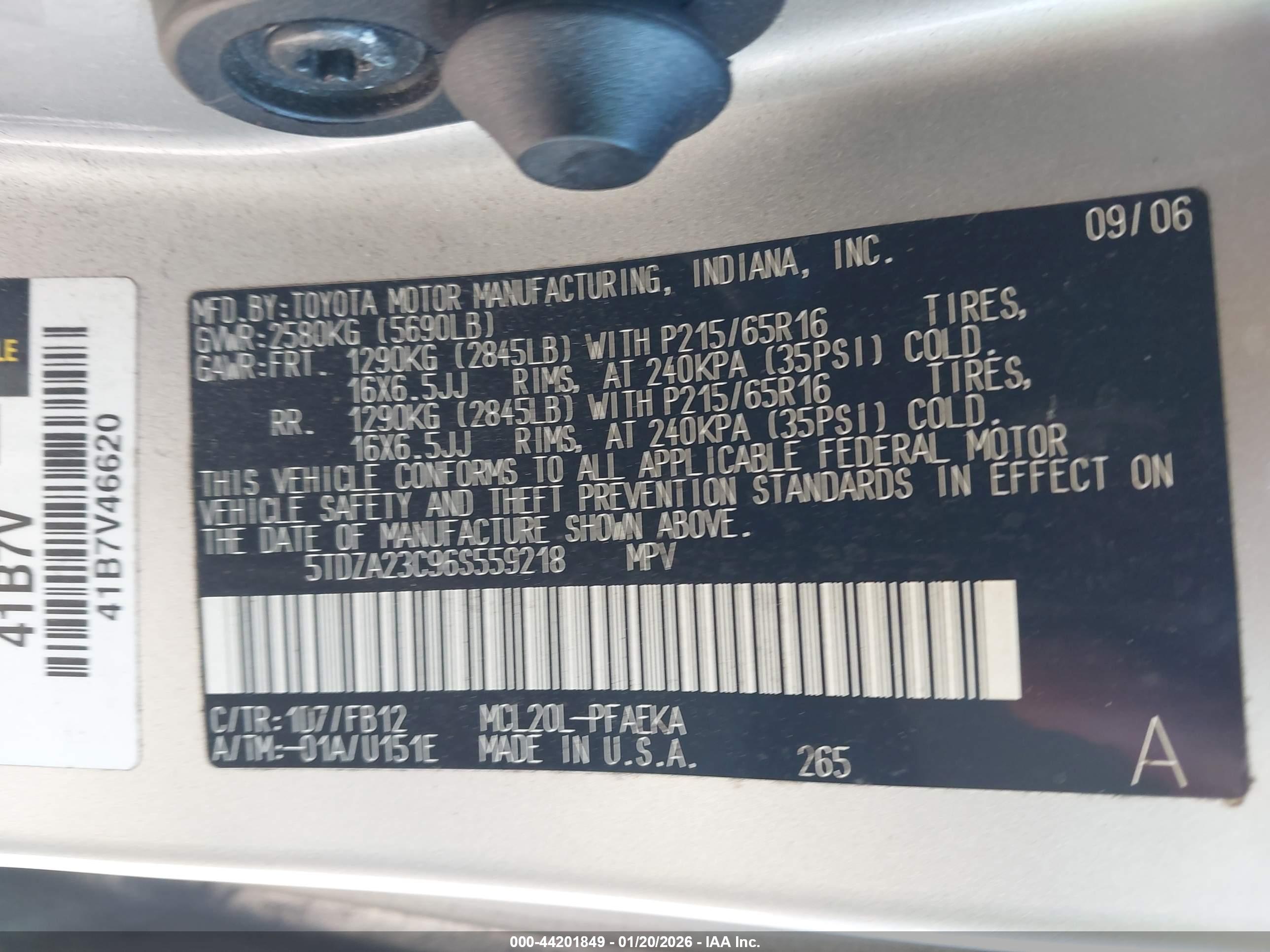 TOYOTA SIENNA image 9
