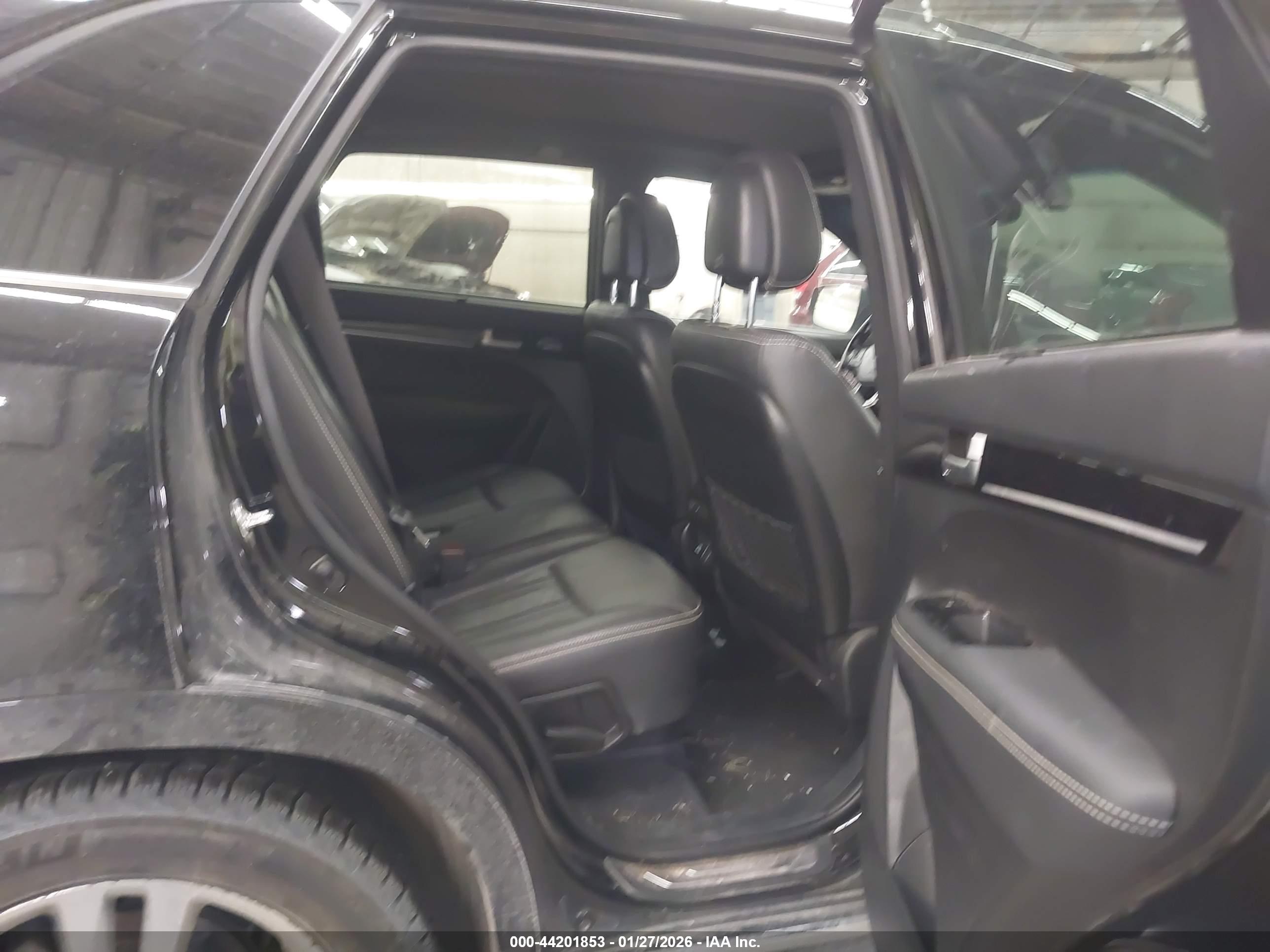 KIA SORENTO image 8