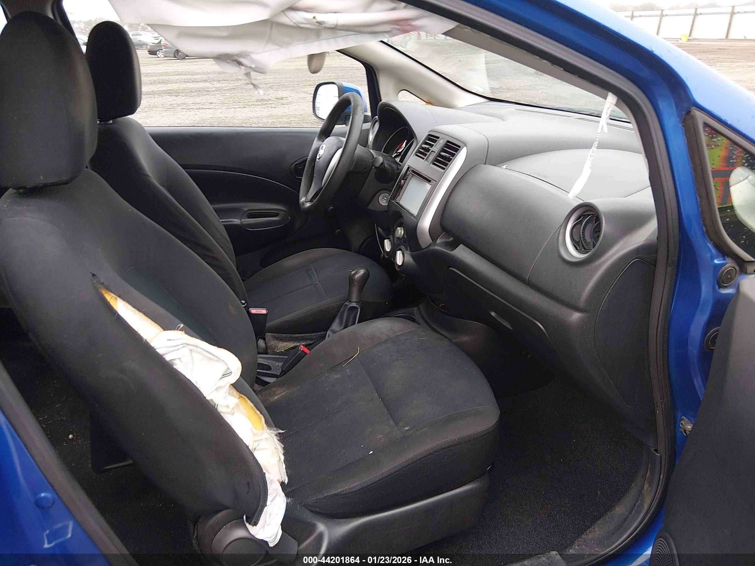 NISSAN VERSA image 5