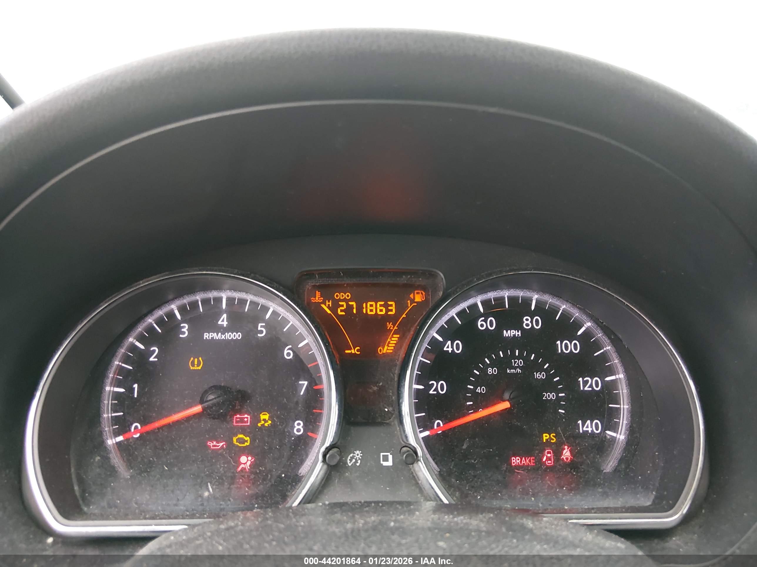 NISSAN VERSA image 7