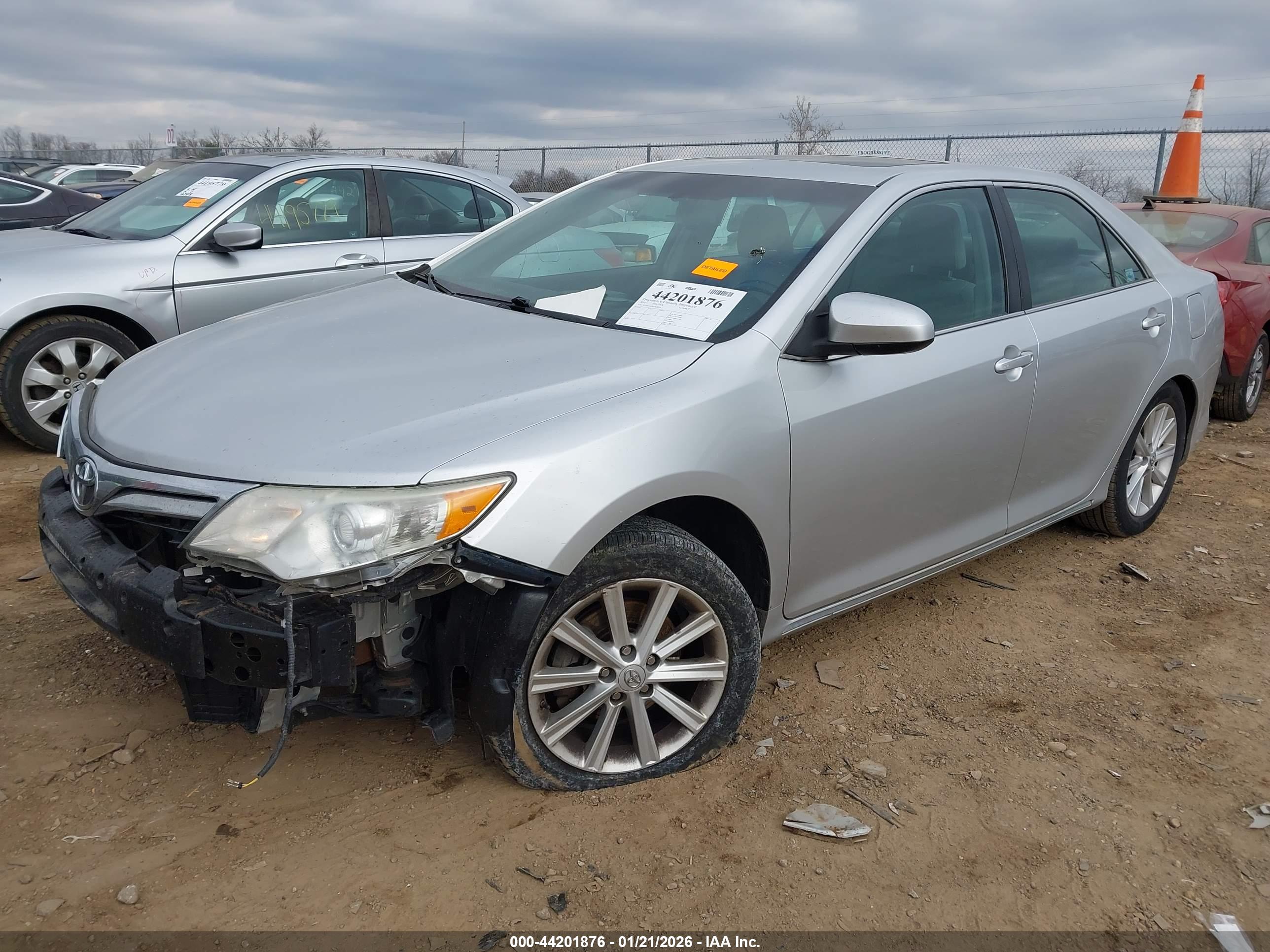 TOYOTA CAMRY image 2