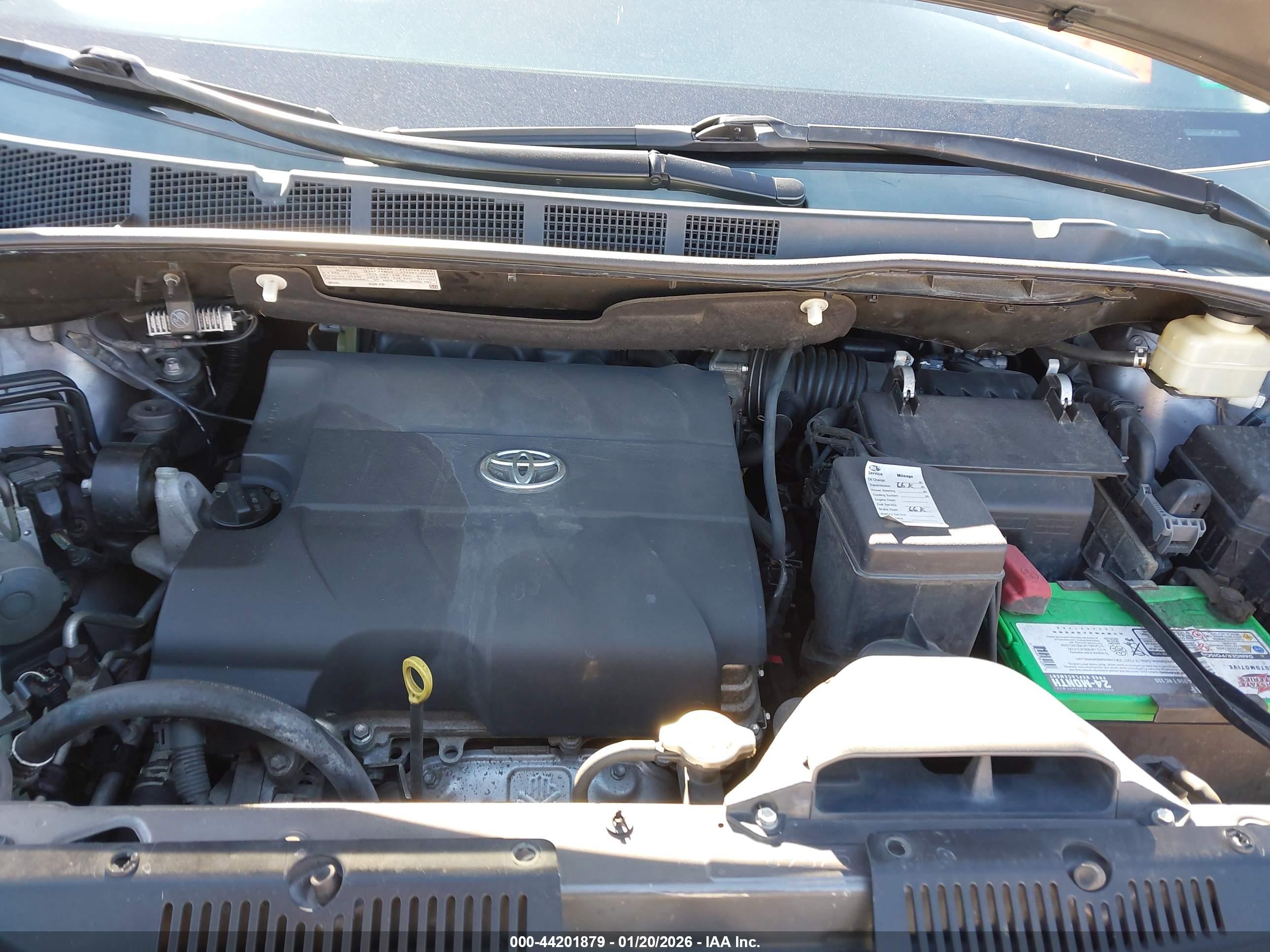 TOYOTA SIENNA image 10