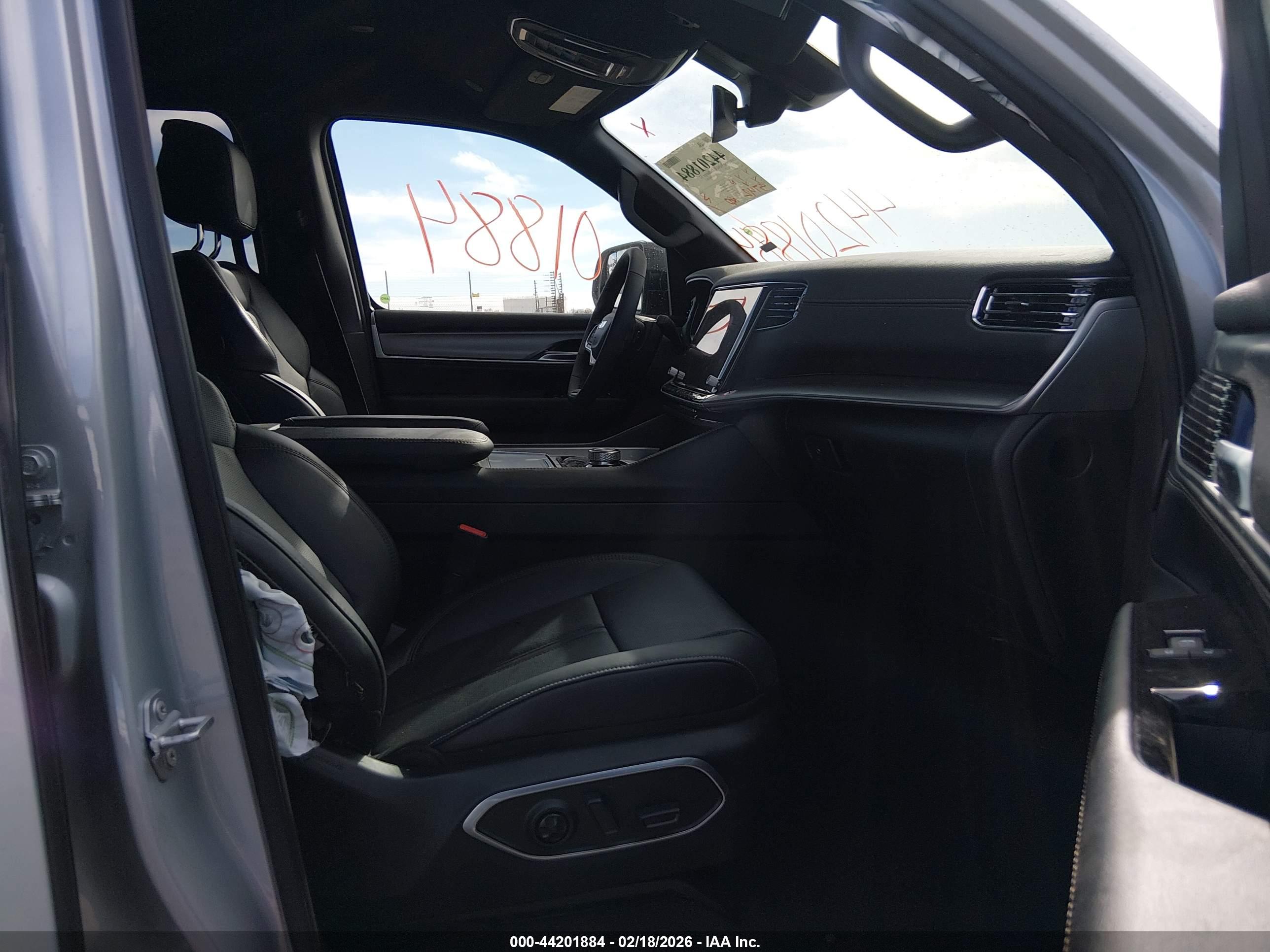 JEEP WAGONEER image 5