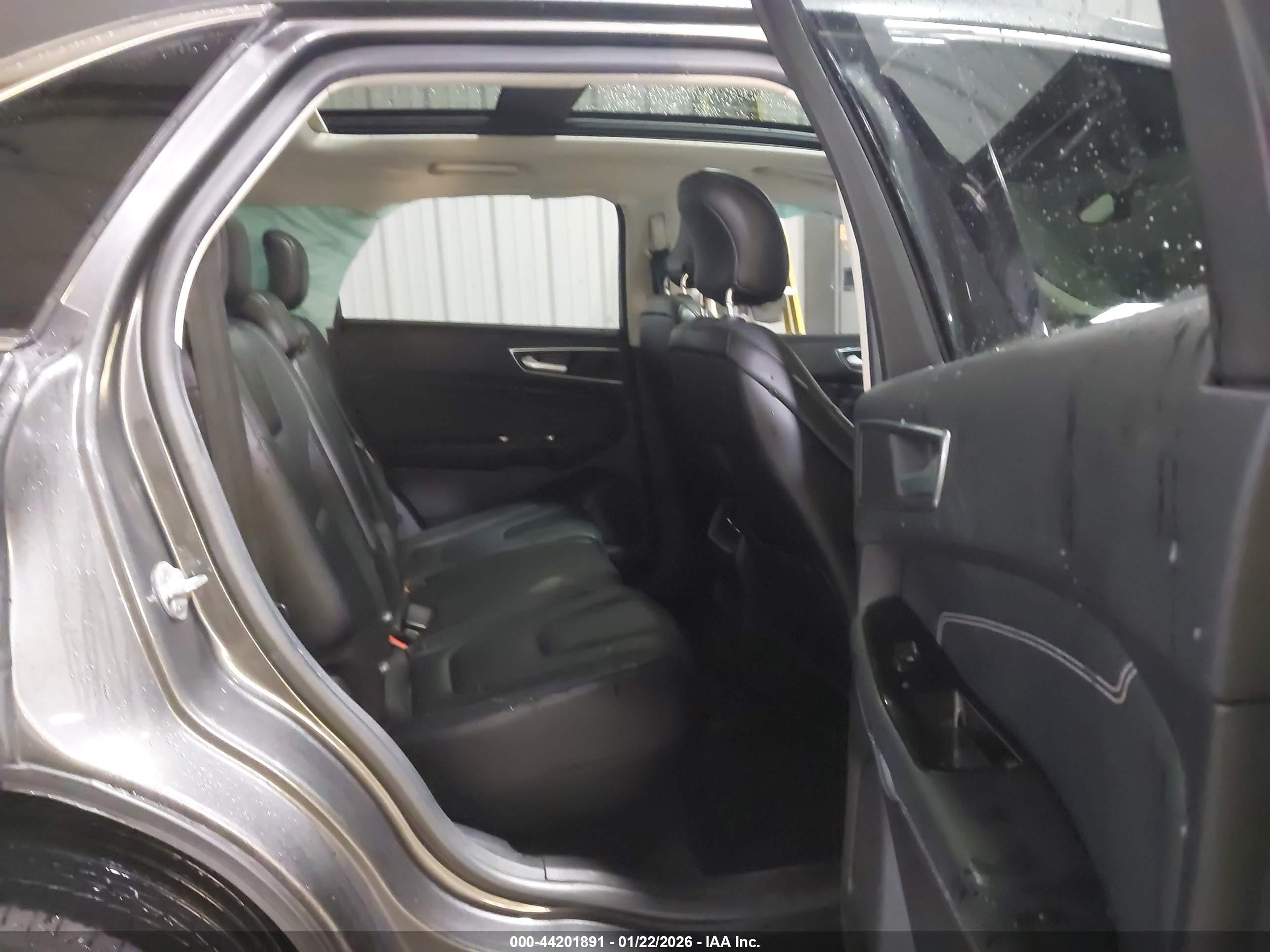 FORD EDGE image 8